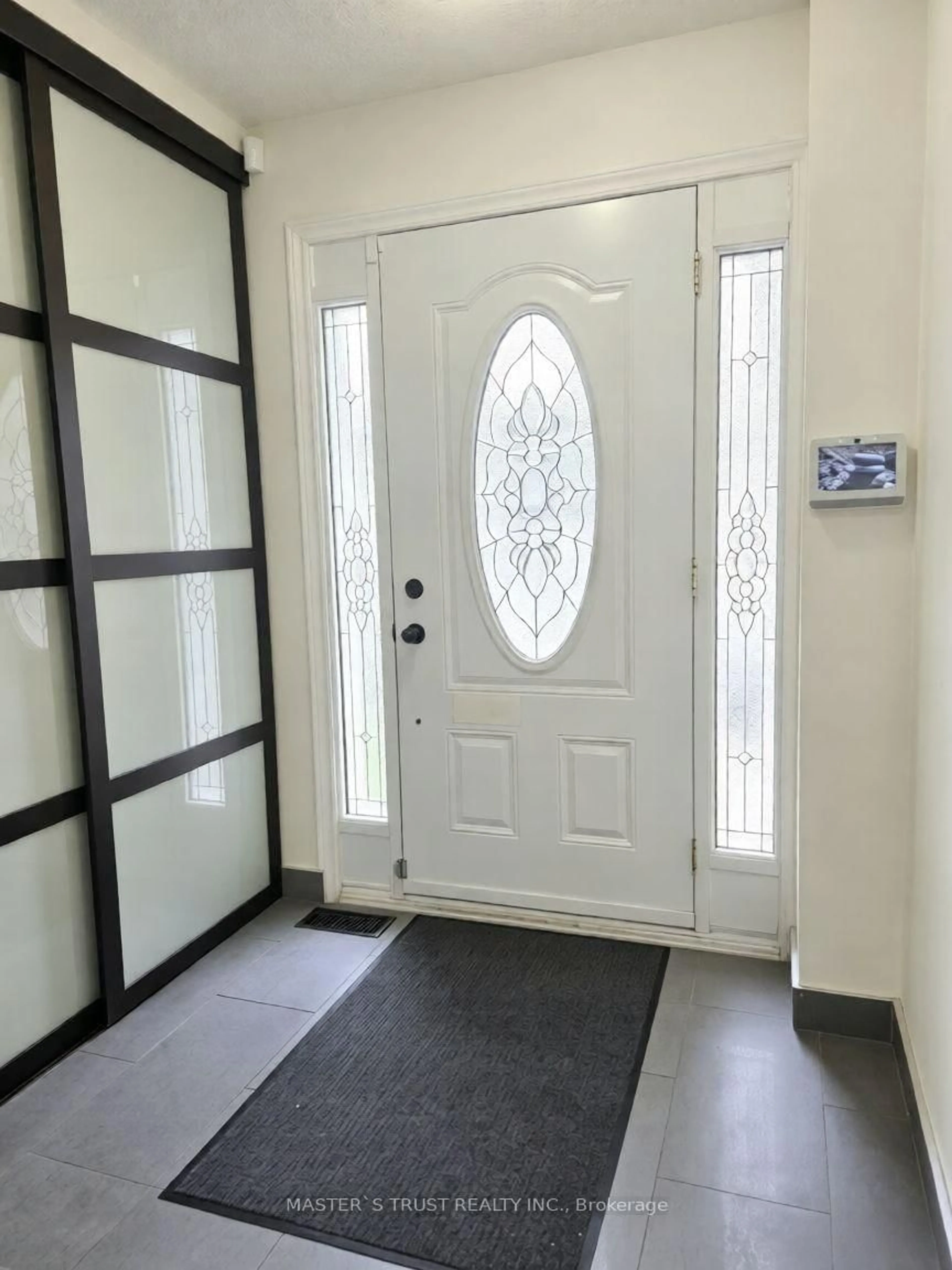 Indoor entryway for 22 O'Halloran Cres, Toronto Ontario M1V 2C3