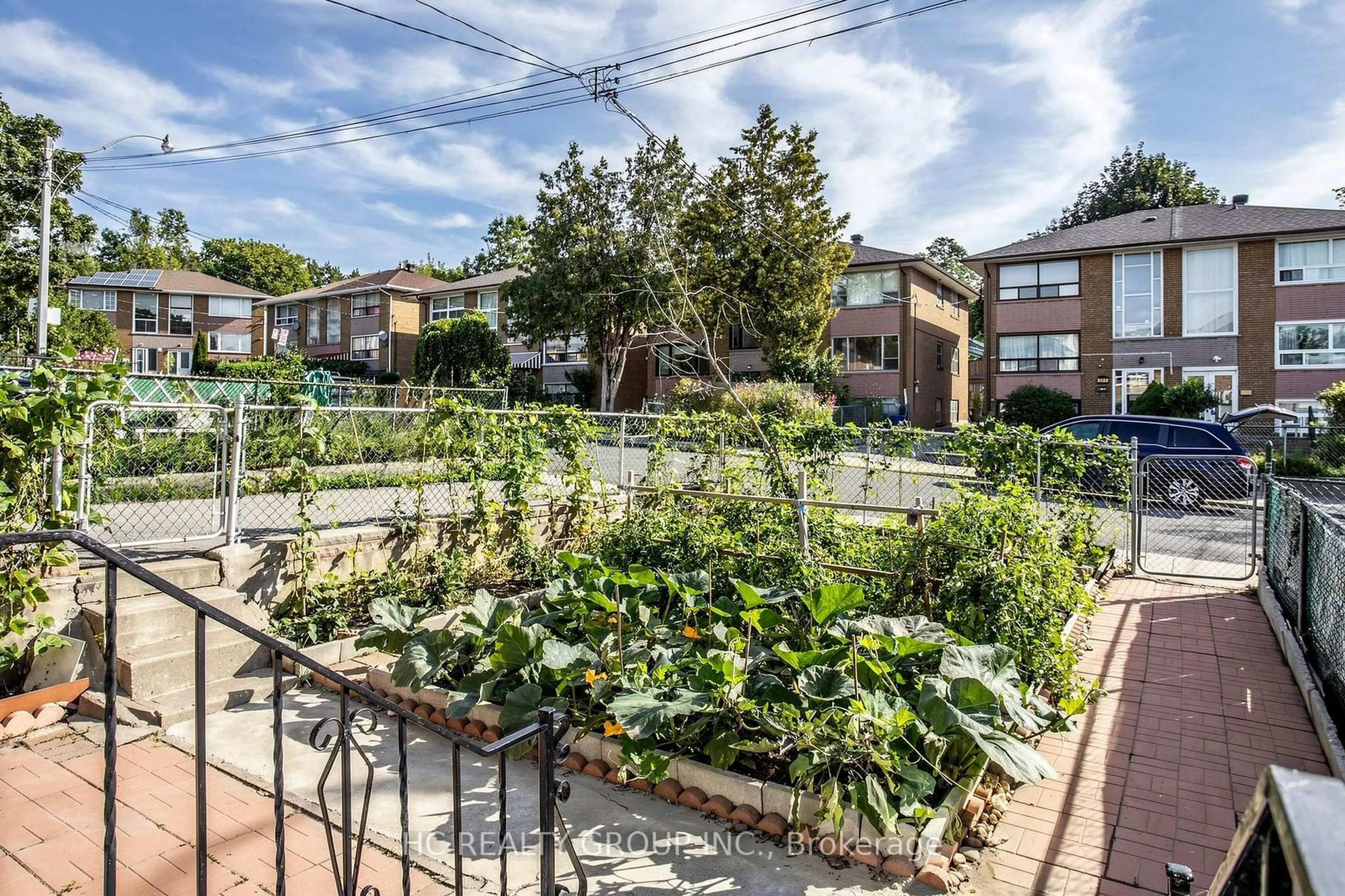 Patio, street for 362 Highfield Rd, Toronto Ontario M4L 2V6