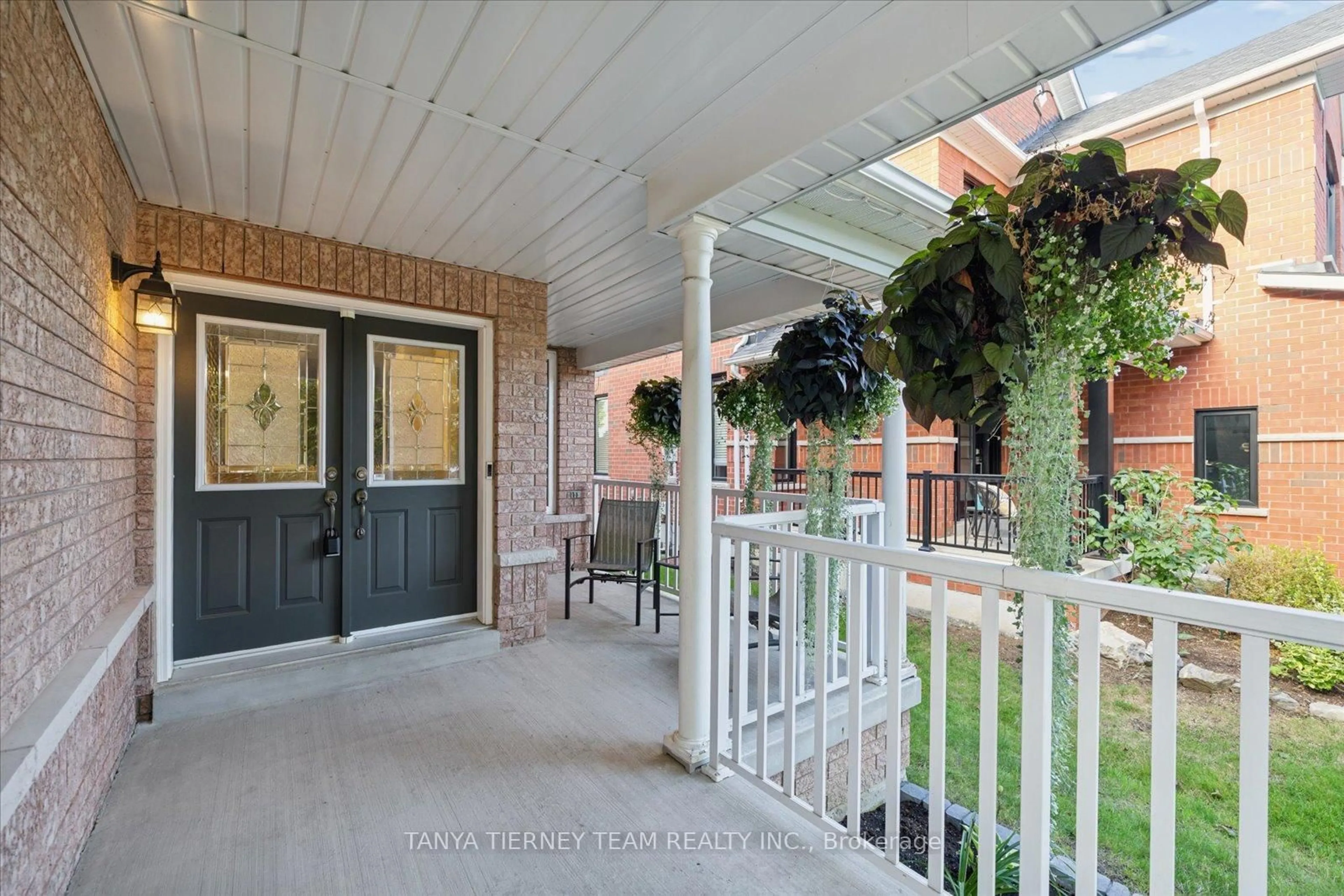 Unknown for 16 Corianne Ave, Whitby Ontario L1M 2J2