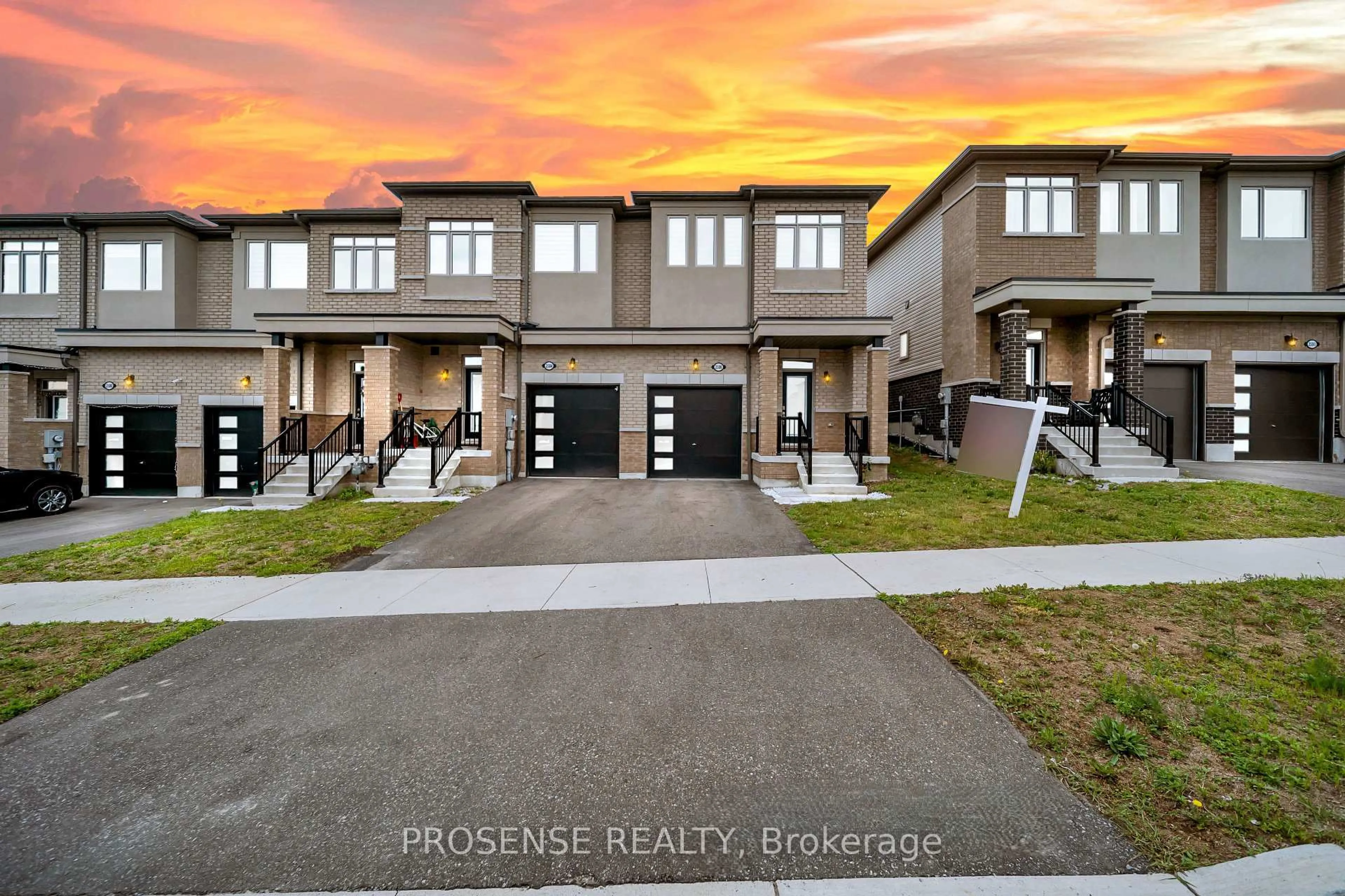 A pic from outside/outdoor area/front of a property/back of a property/a pic from drone, street for 2586 Winter Words Dr, Oshawa Ontario L1L 0S9