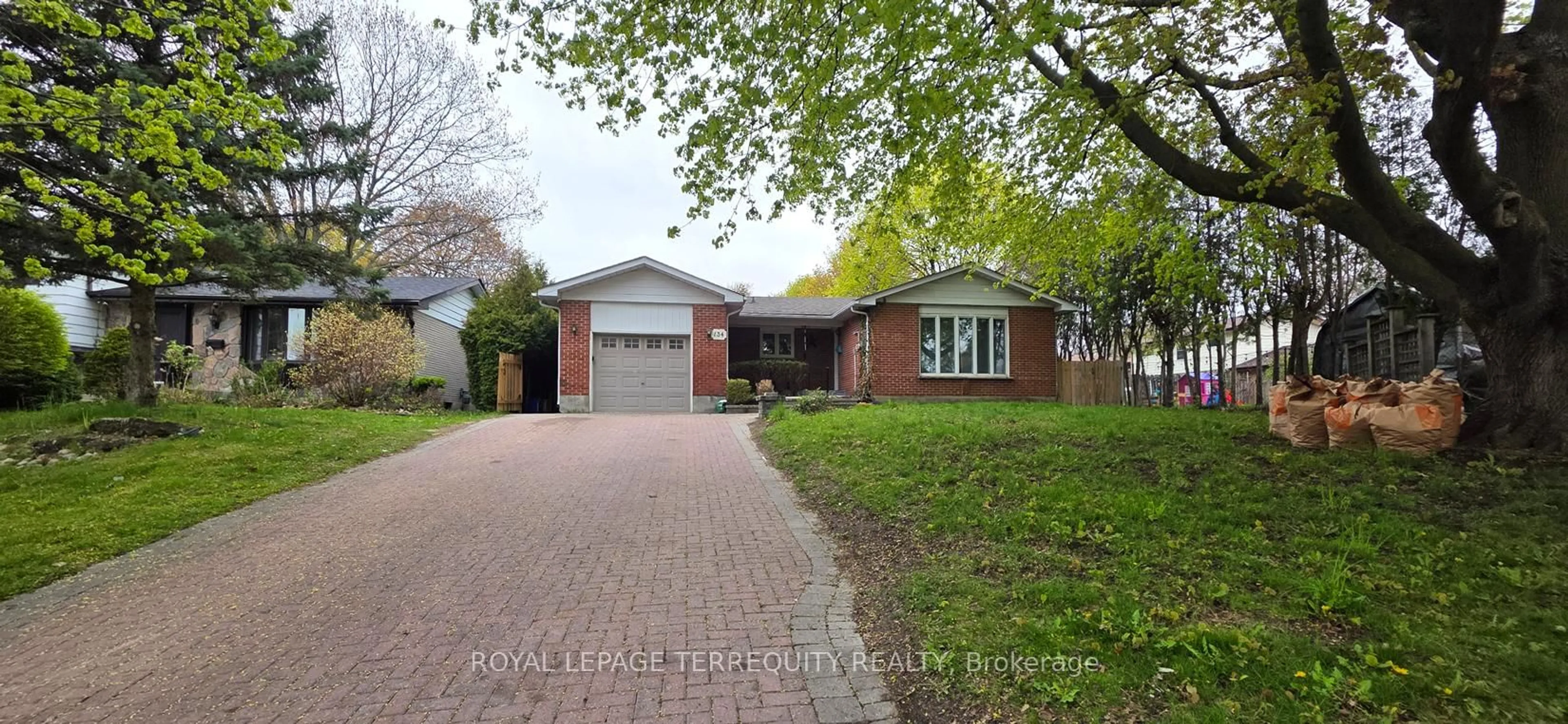 Home with brick exterior material, street for 134 Switzer Dr, Oshawa Ontario L1G 3J7