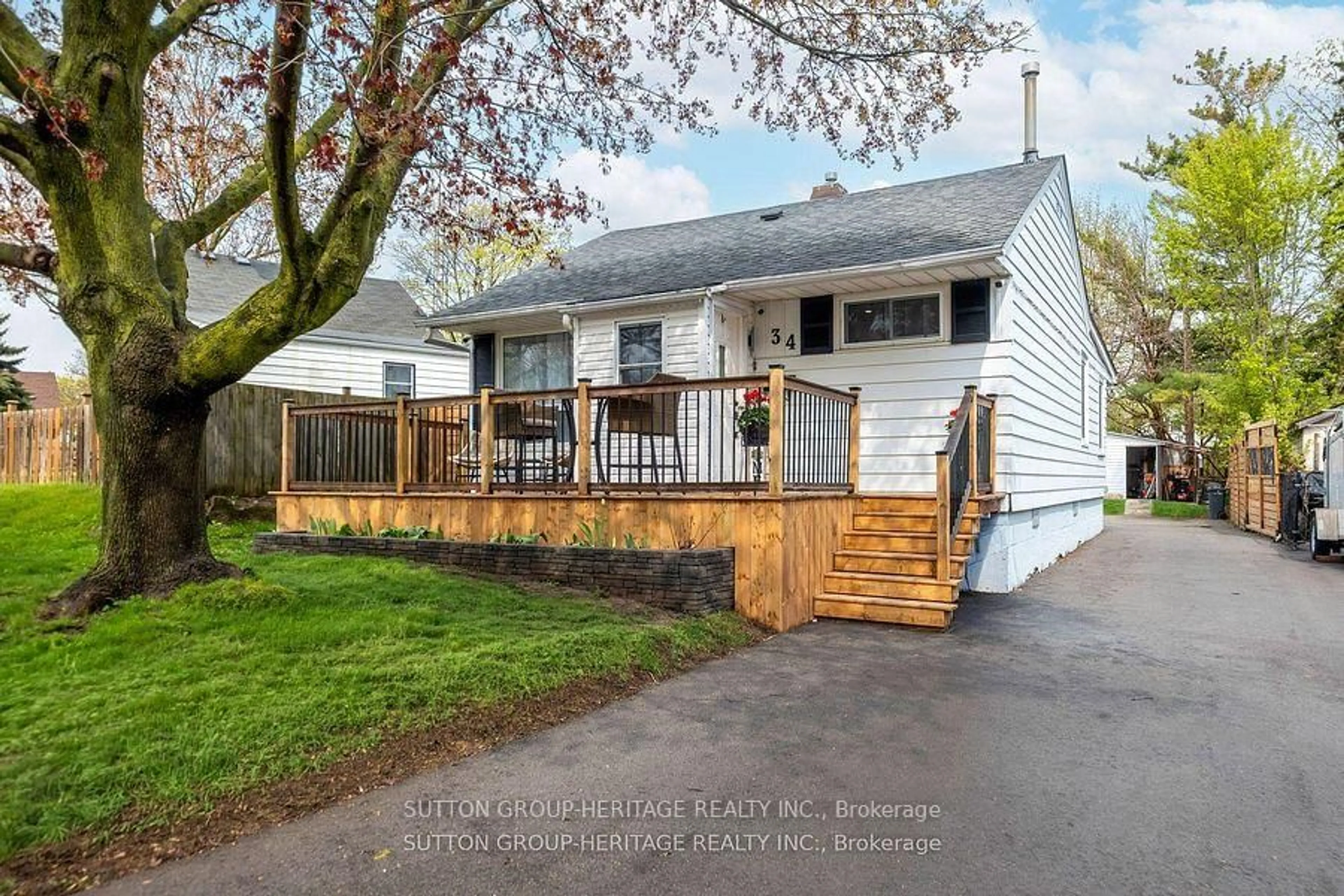 Home with vinyl exterior material, street for 34 Maple St, Ajax Ontario L1S 1V7