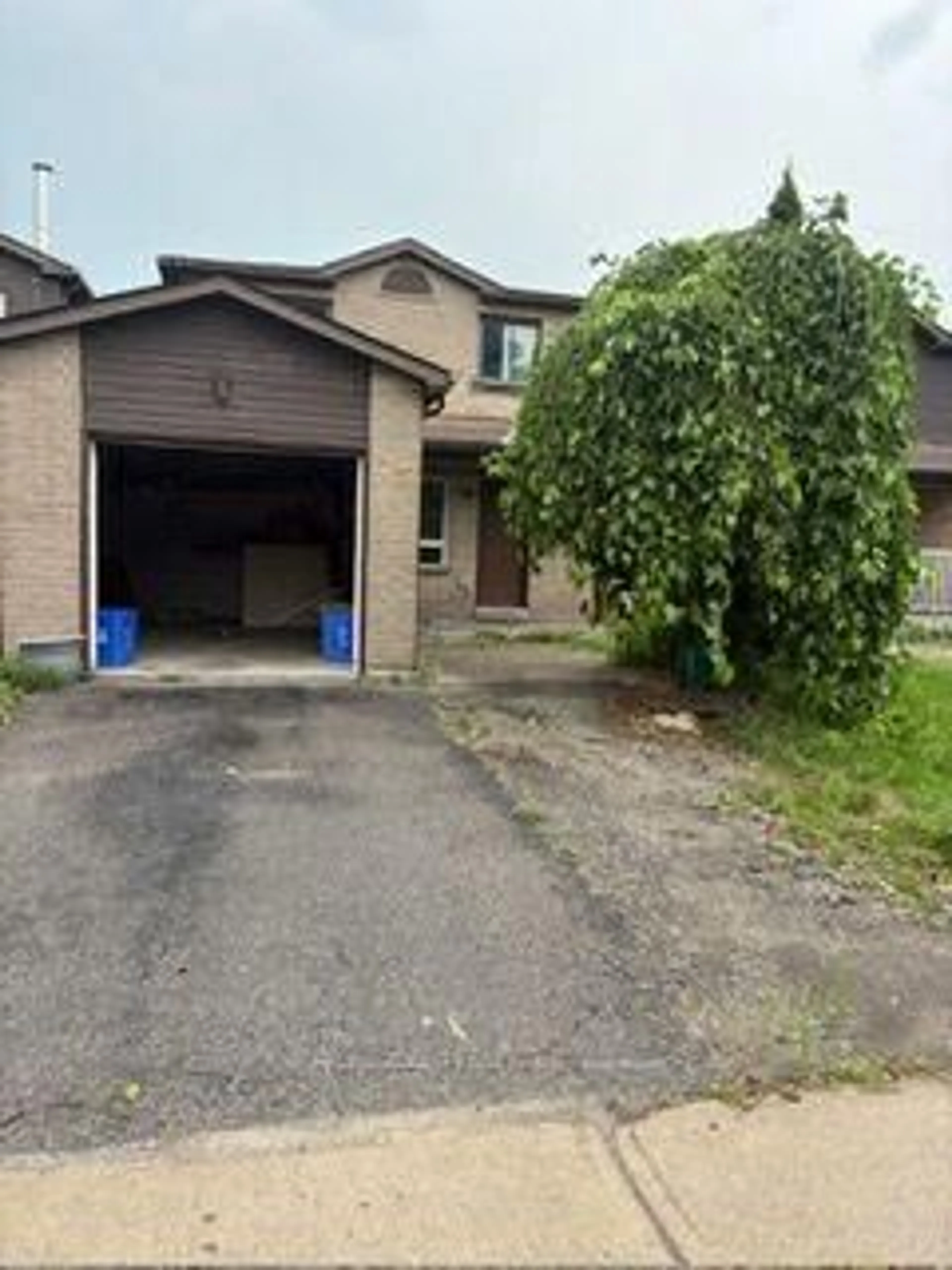 Unknown for 75 Chalmers Cres, Ajax Ontario L1S 5Z6