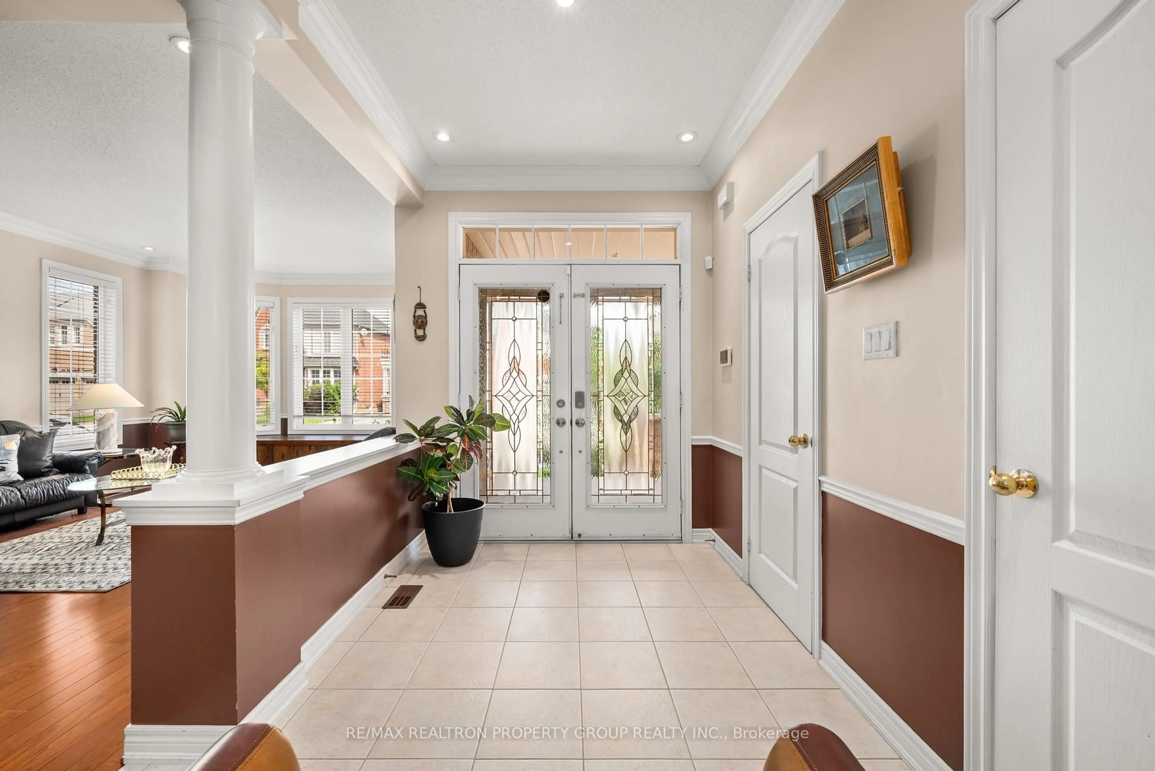 Indoor foyer for 11 Montebello Cres, Ajax Ontario L1T 4M8
