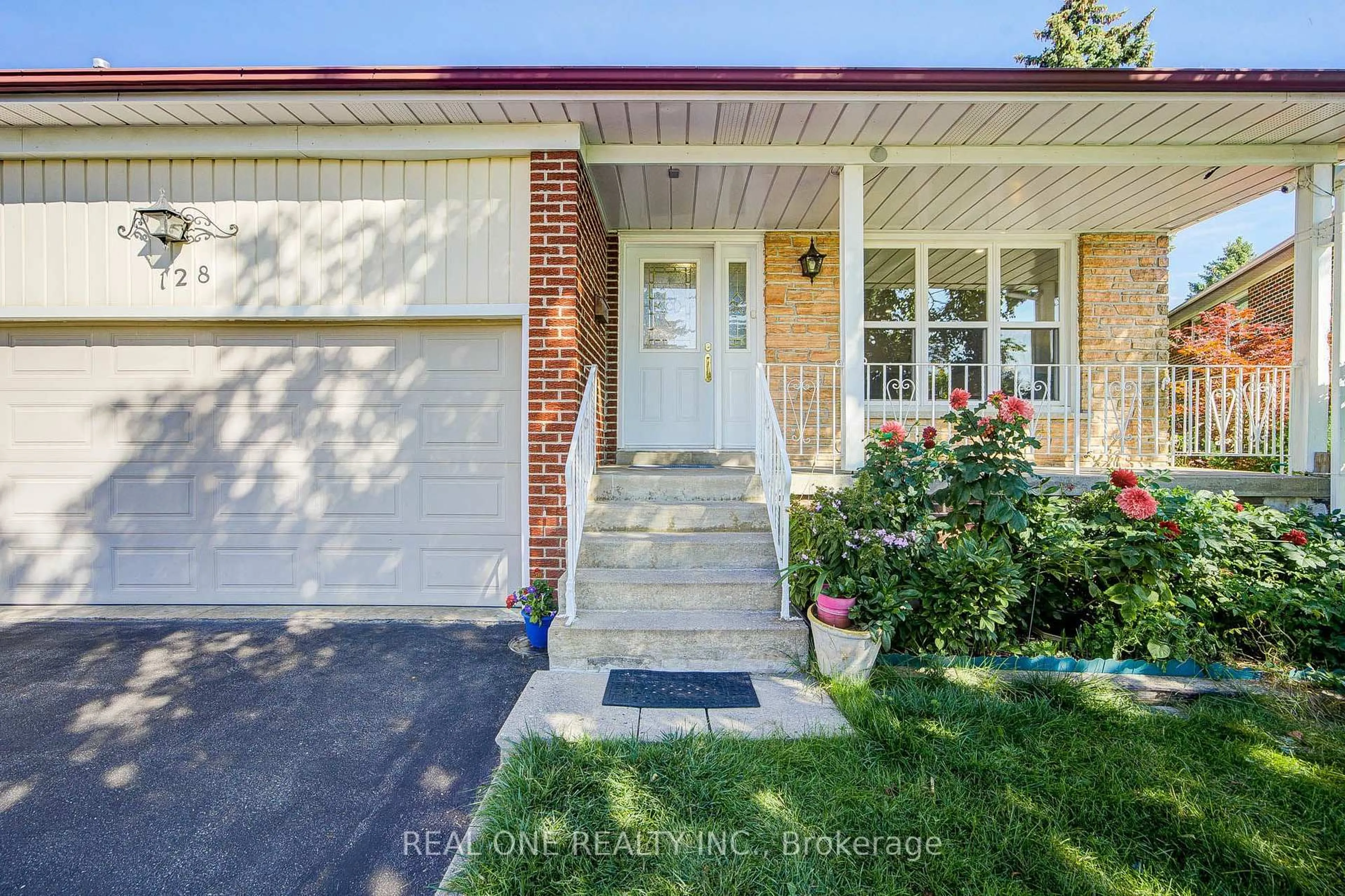 Home with brick exterior material, street for 128 Briarscross Blvd, Toronto Ontario M1S 3K5