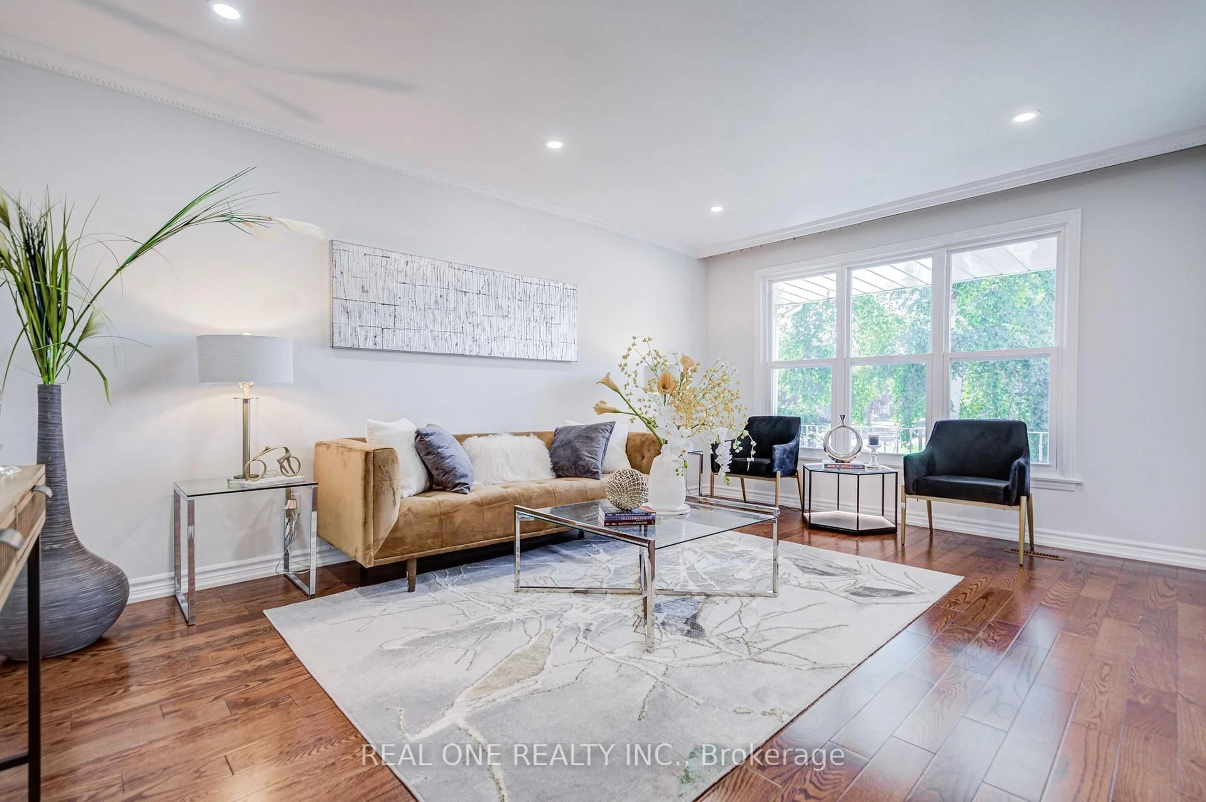 Living room with furniture, unknown for 128 Briarscross Blvd, Toronto Ontario M1S 3K5