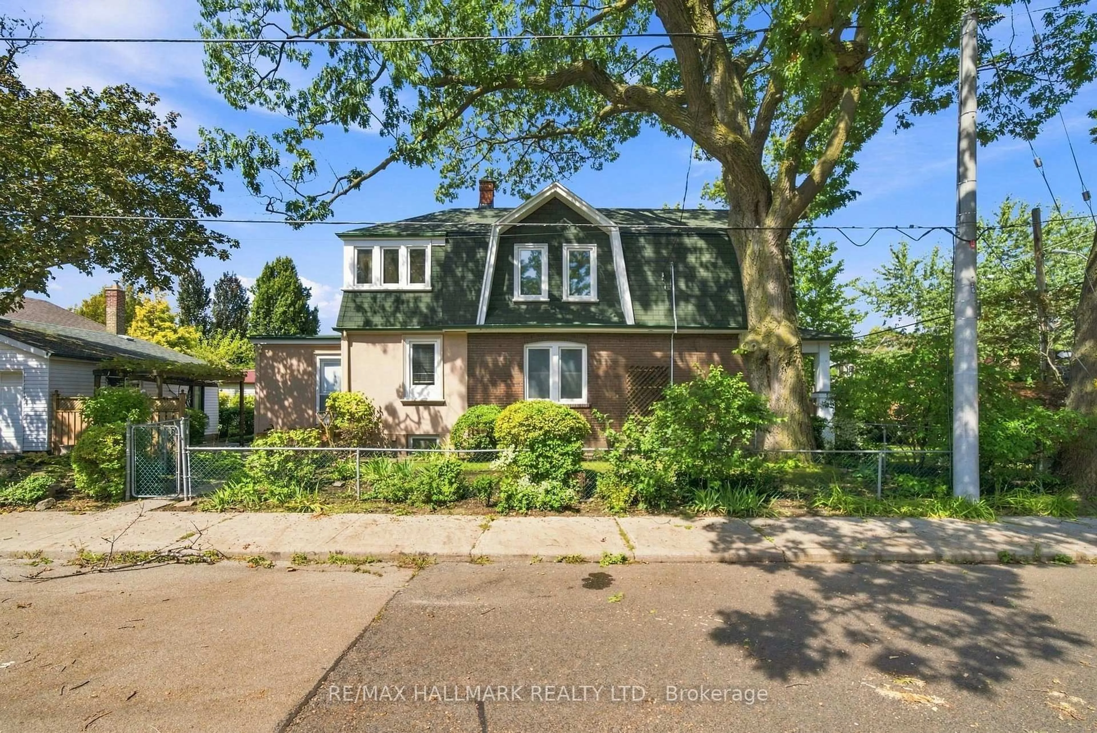 Unknown for 104 Chisholm Ave, Toronto Ontario M4C 4V7