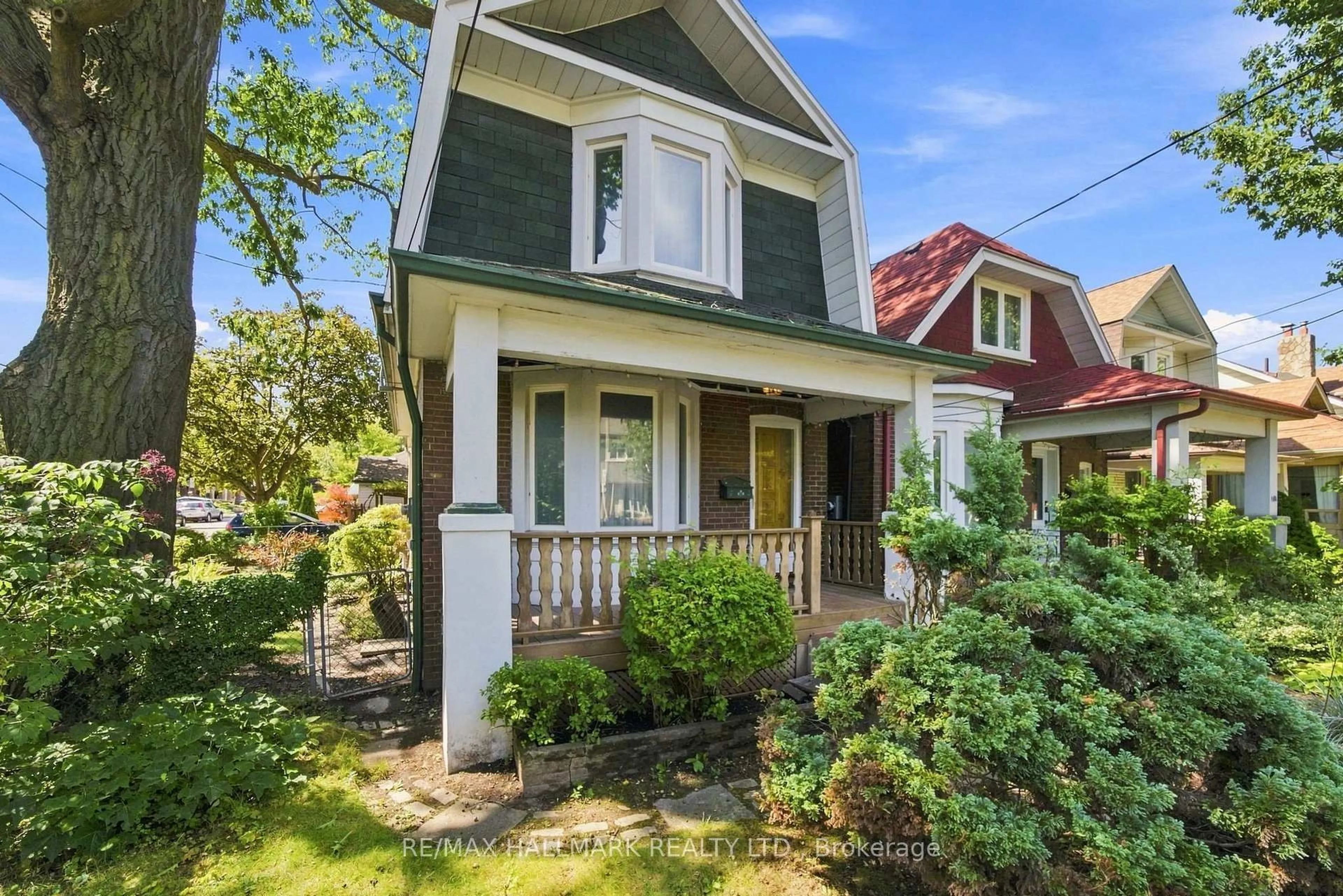 Unknown for 104 Chisholm Ave, Toronto Ontario M4C 4V7