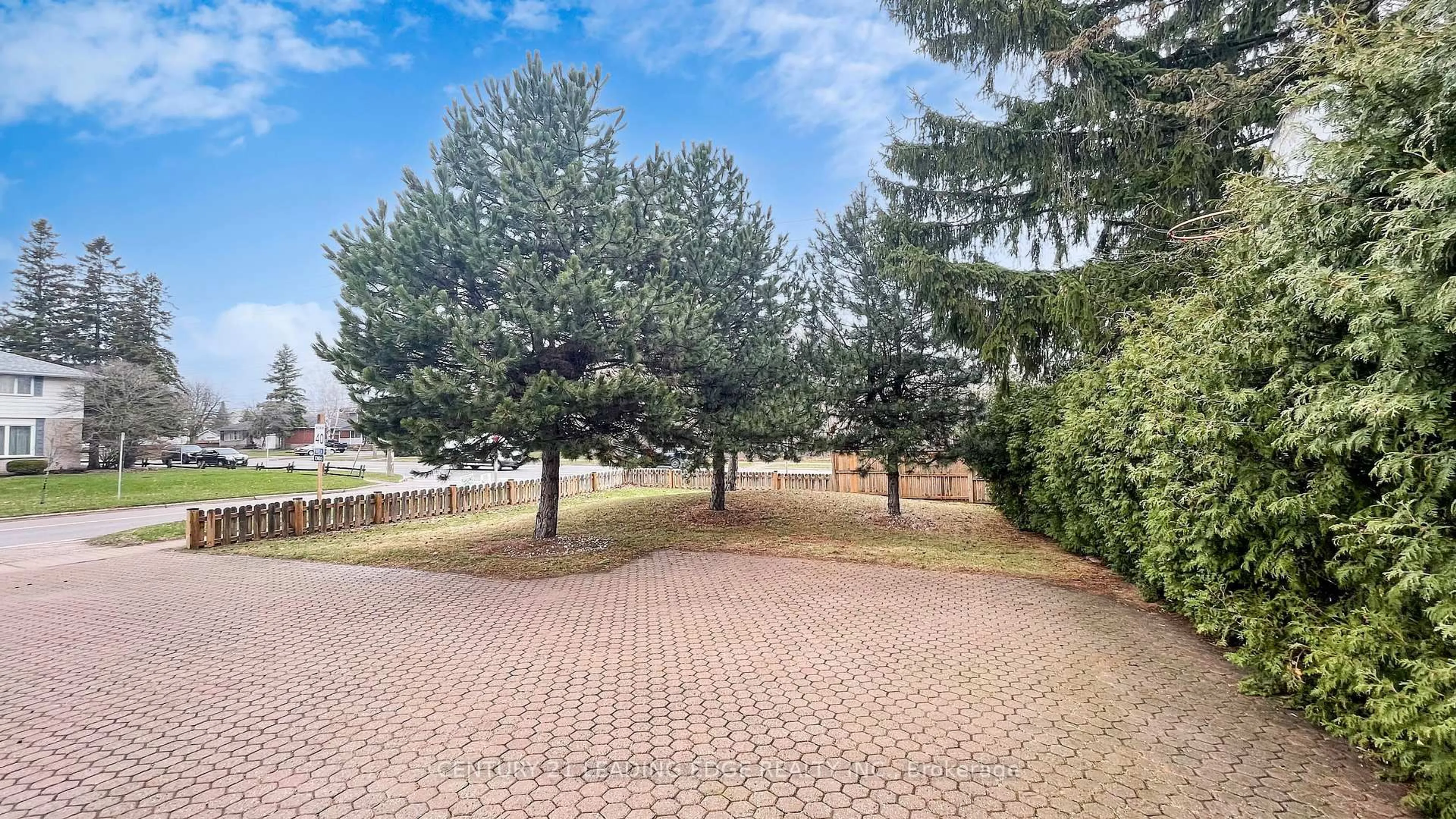 A pic from outside/outdoor area/front of a property/back of a property/a pic from drone, forest/trees view for 1127 Oshawa Blvd, Oshawa Ontario L1G 5W2