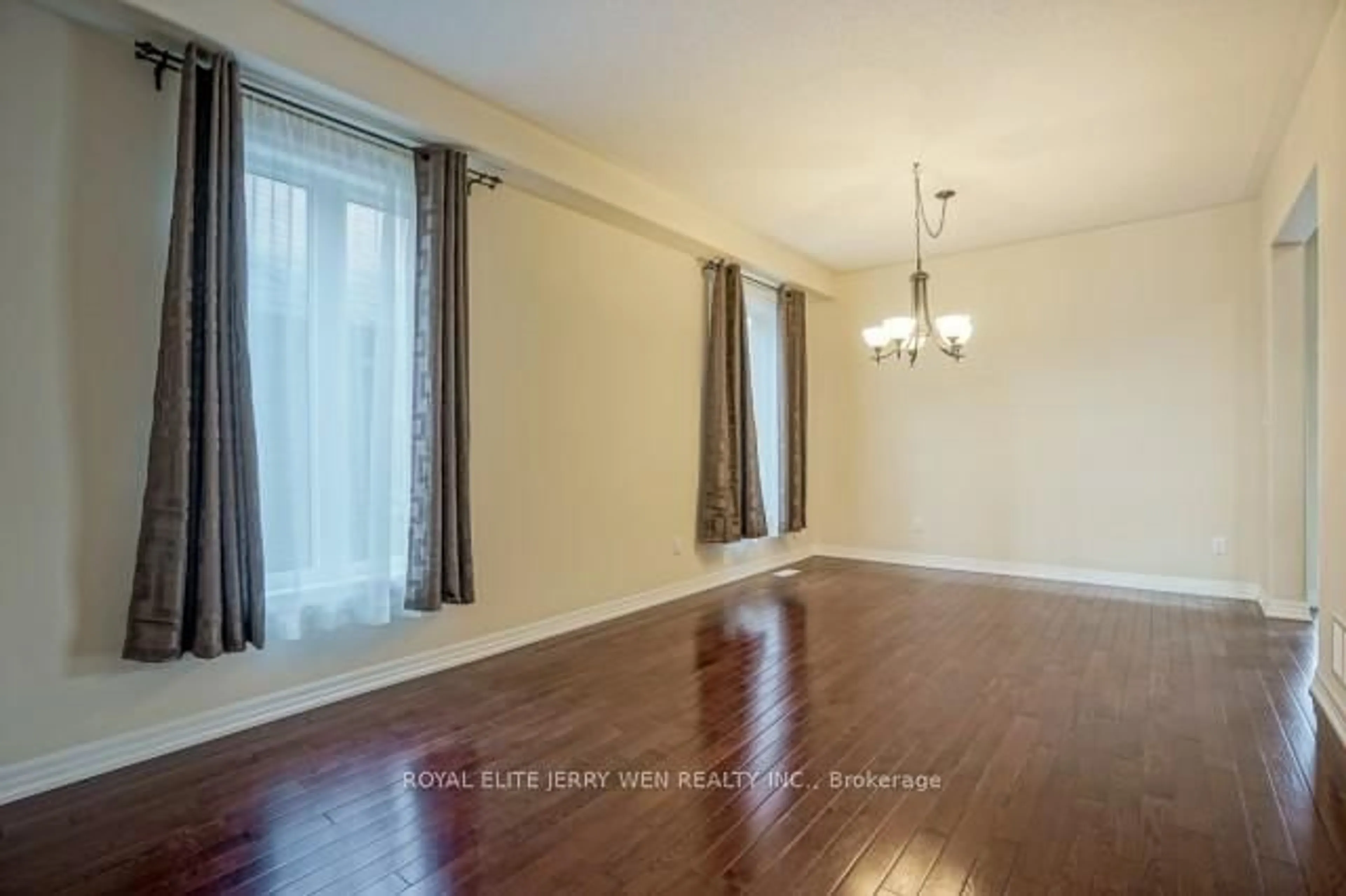 Dining room, wood/laminate floor for 726 Coldstream Dr, Oshawa Ontario L1K 2W9