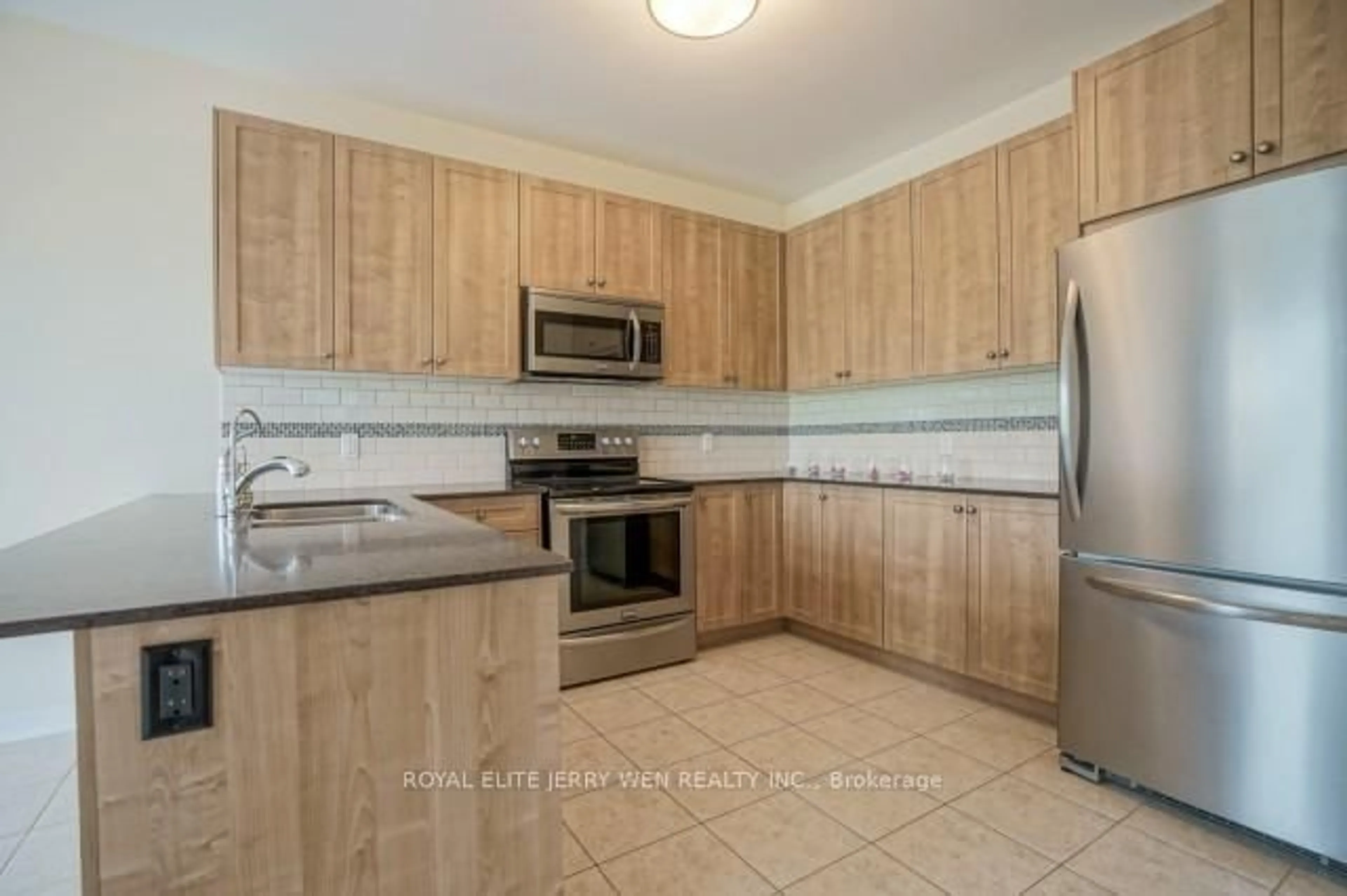 Standard kitchen, unknown for 726 Coldstream Dr, Oshawa Ontario L1K 2W9