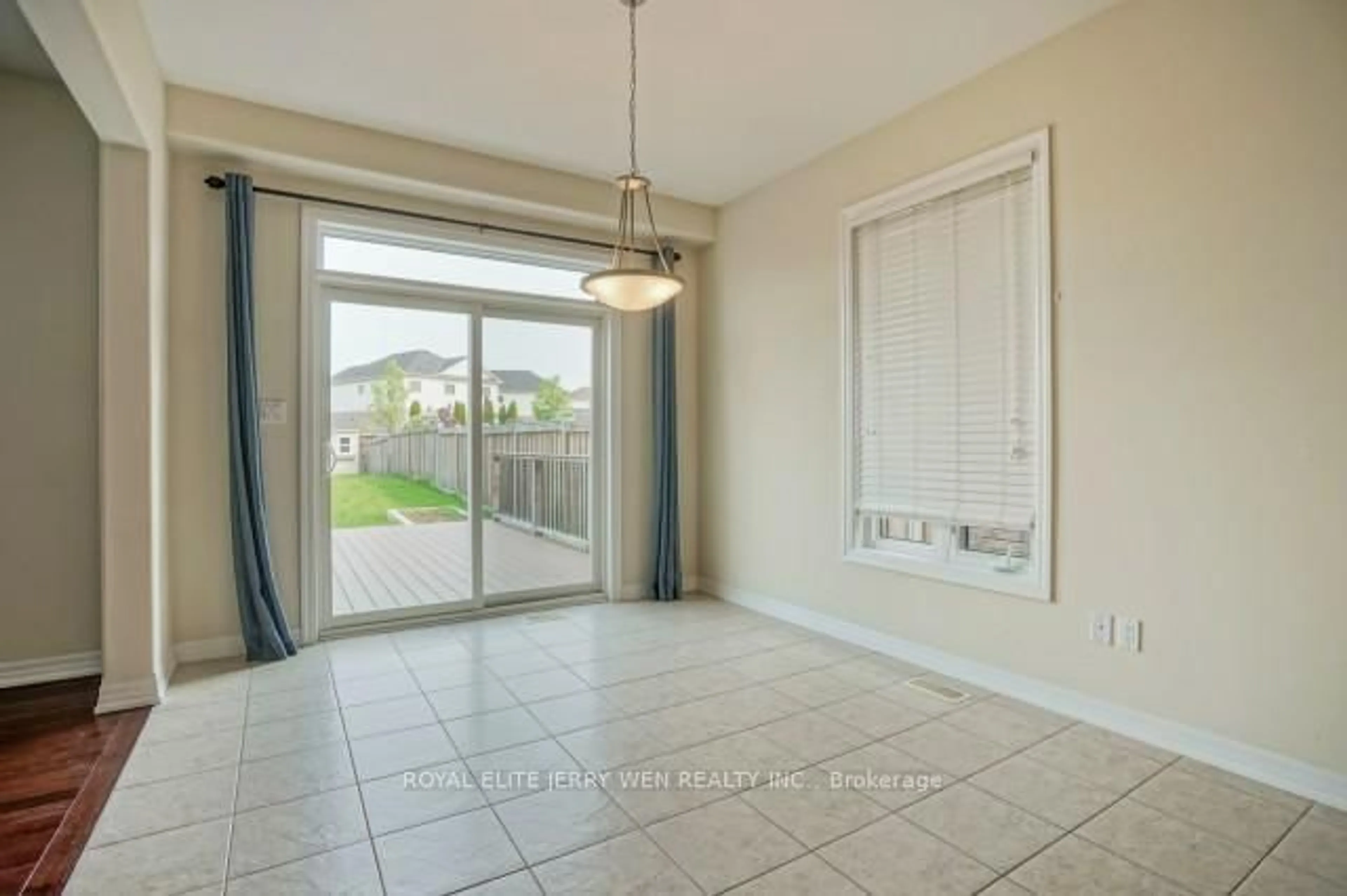 A pic of a room for 726 Coldstream Dr, Oshawa Ontario L1K 2W9