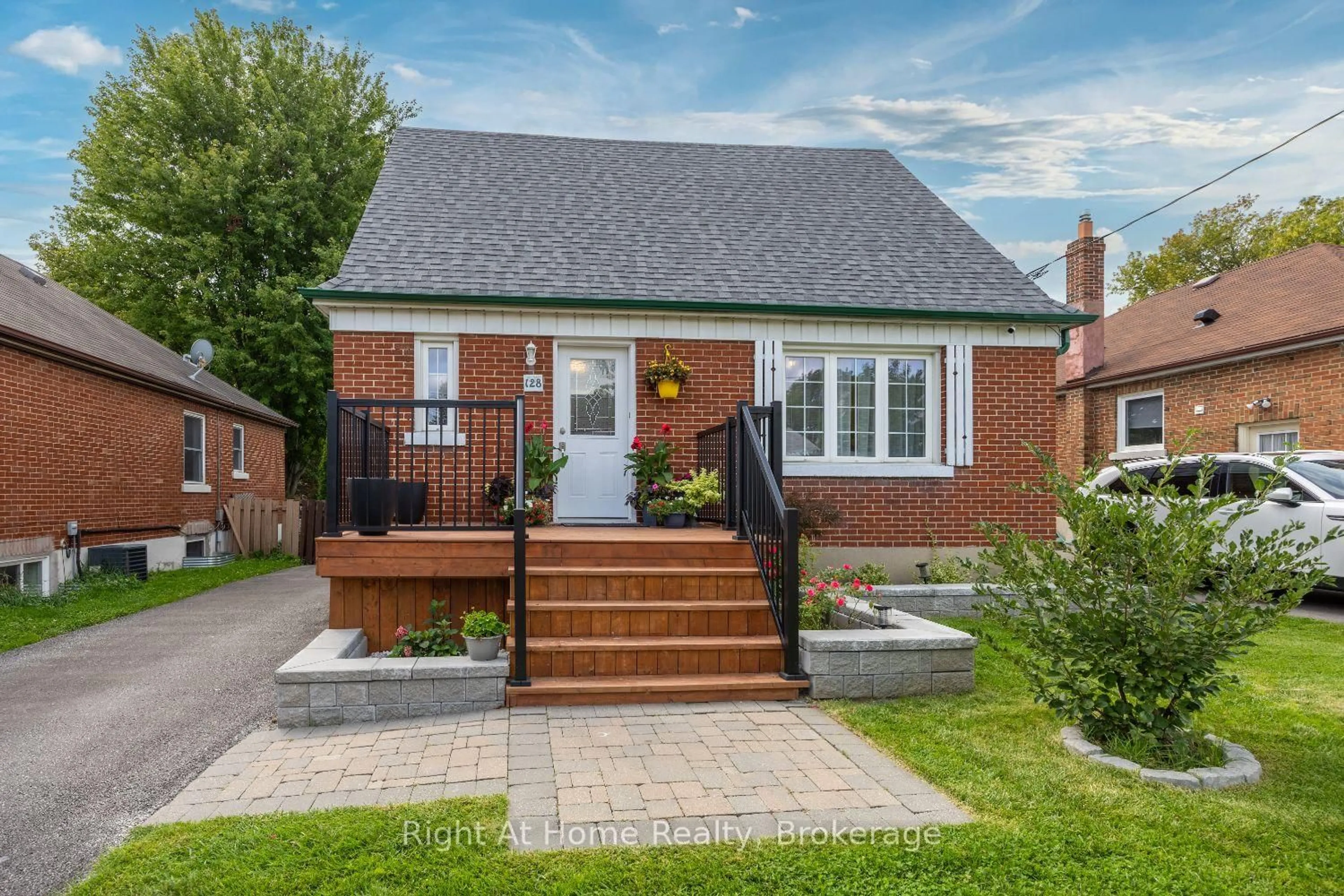 Home with brick exterior material, street for 128 Lasalle Ave, Oshawa Ontario L1H 5Y5