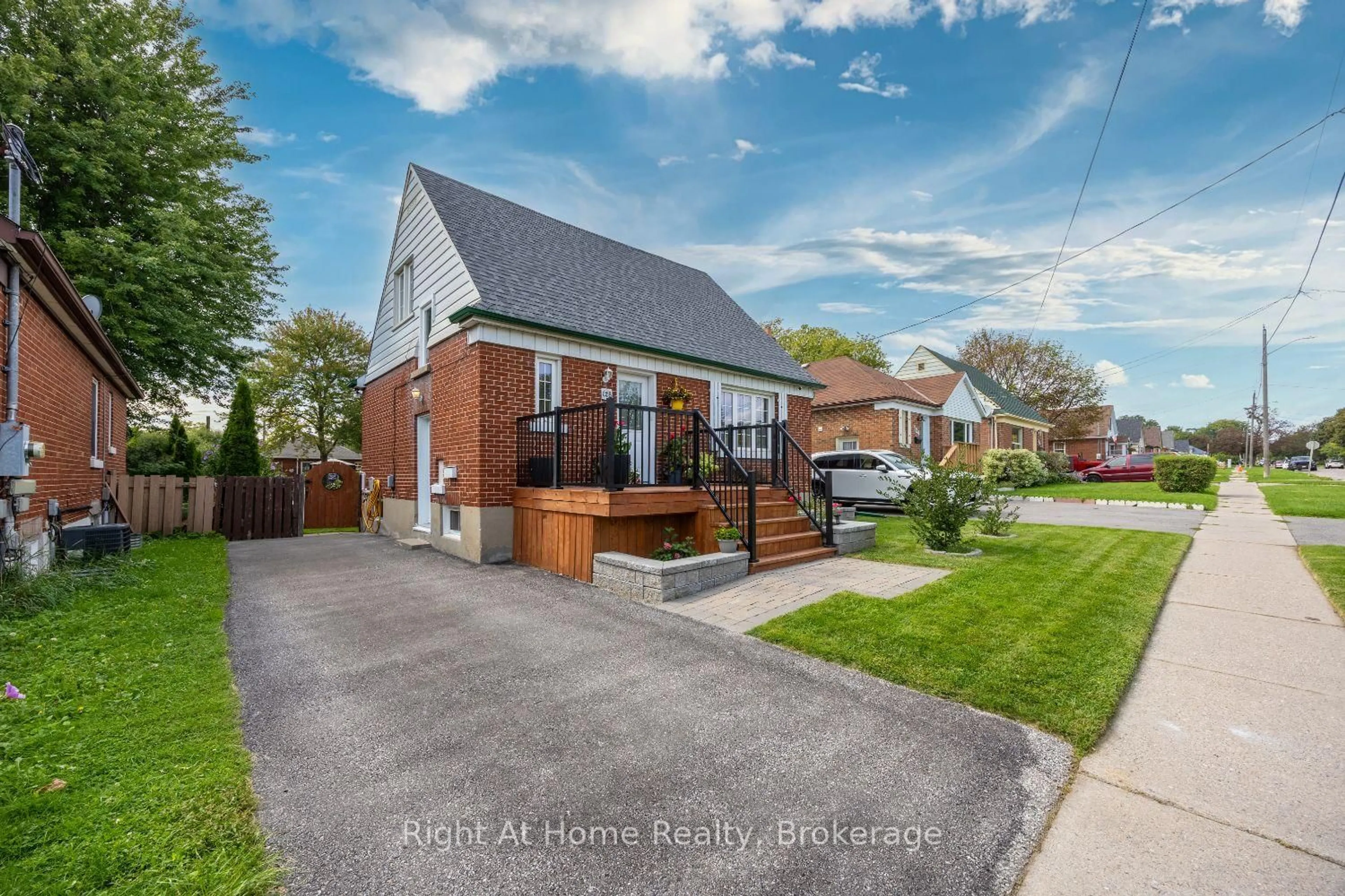 Home with brick exterior material, street for 128 Lasalle Ave, Oshawa Ontario L1H 5Y5