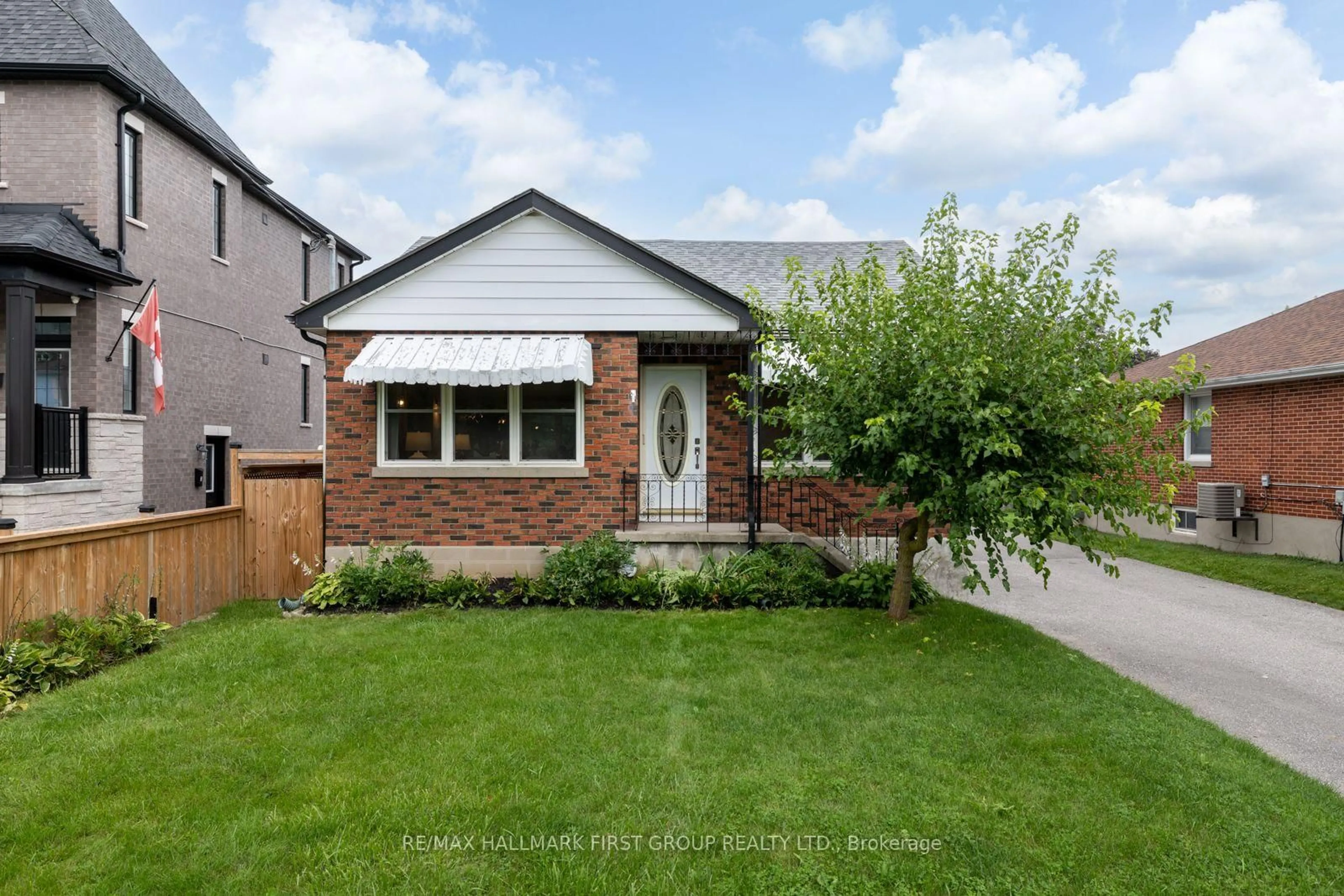 Home with brick exterior material, street for 205 Farewell St, Oshawa Ontario L1H 6L6