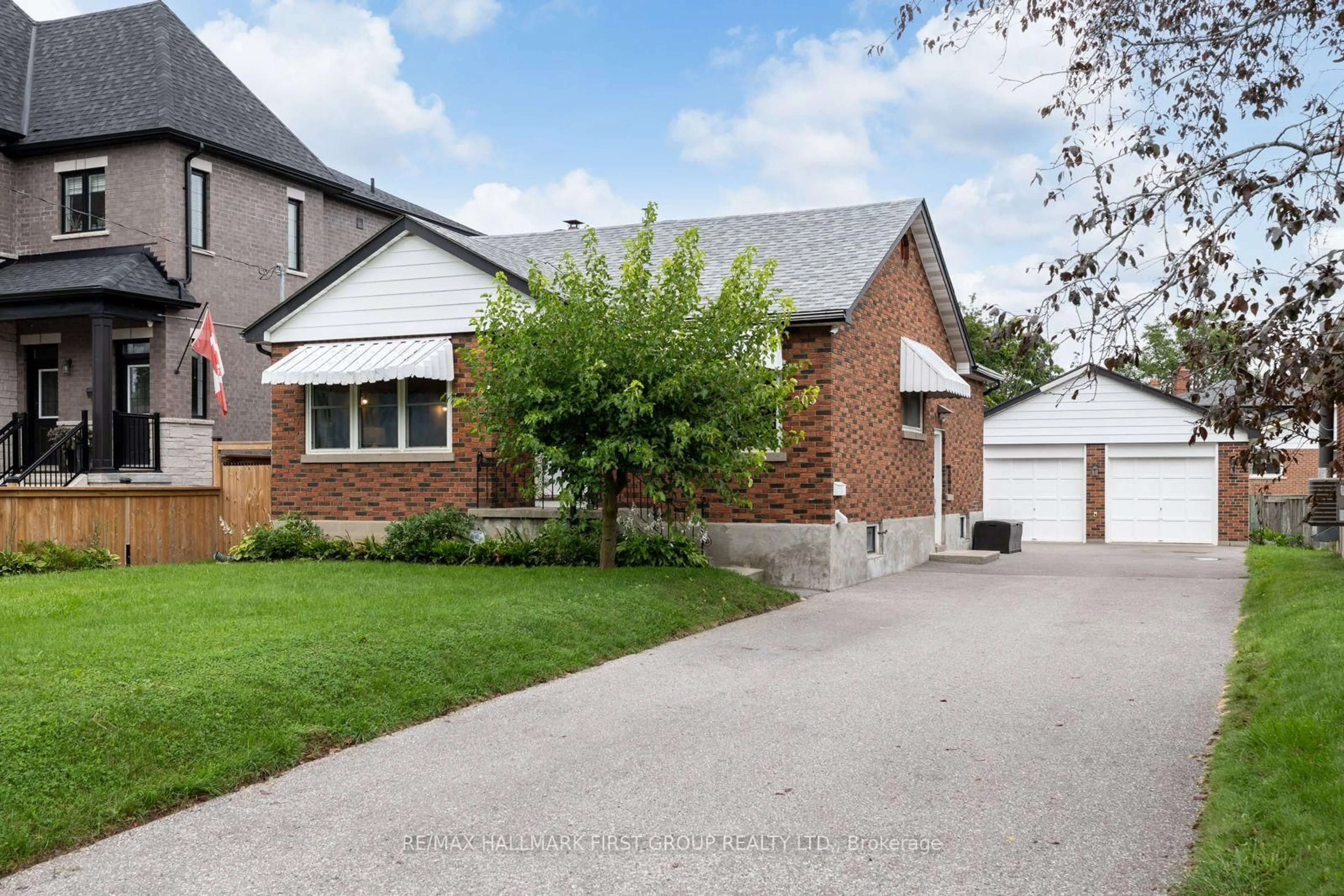 Home with brick exterior material, street for 205 Farewell St, Oshawa Ontario L1H 6L6