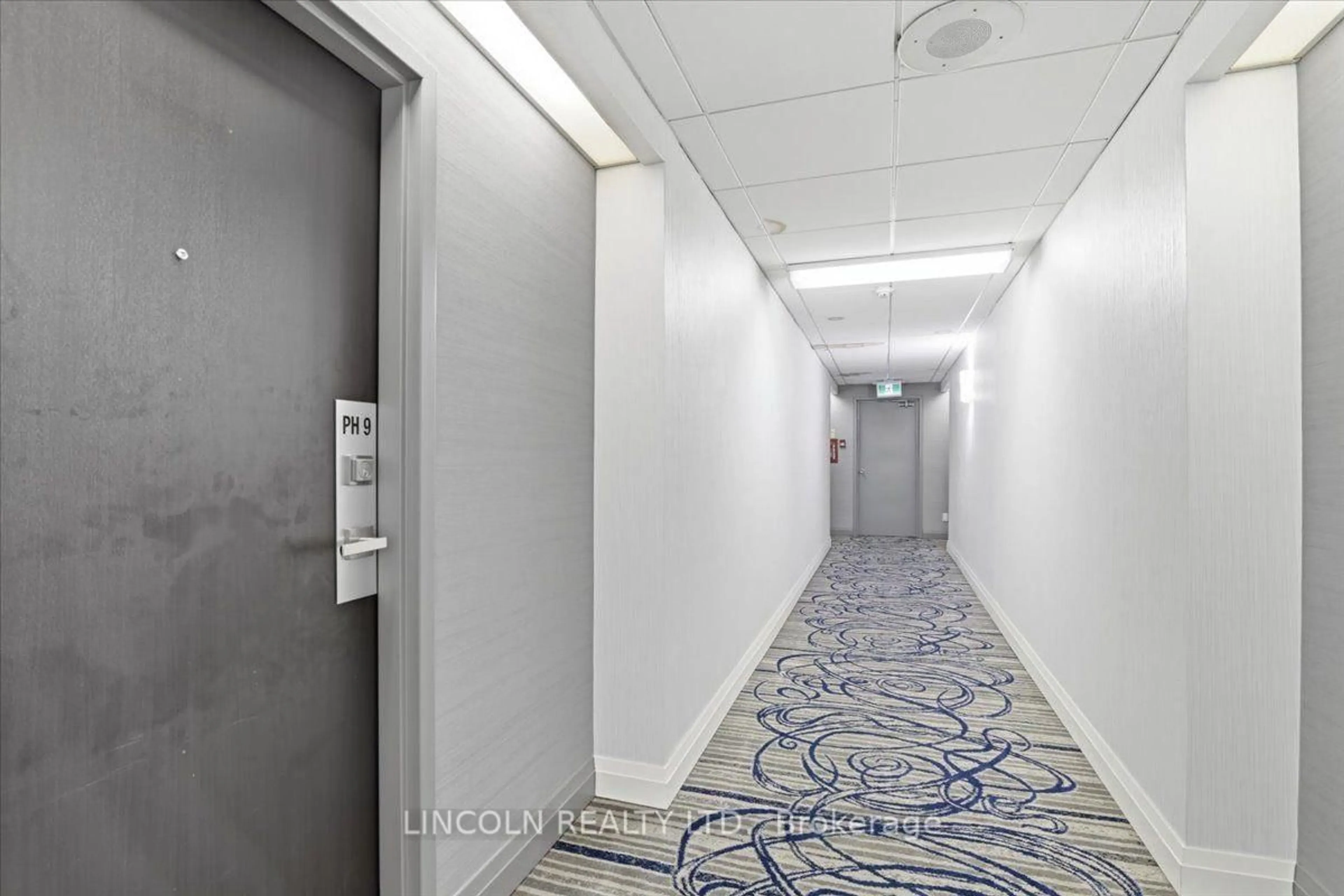 Indoor foyer for 55 Bamburgh Circ #PH-09, Toronto Ontario M1W 3V4