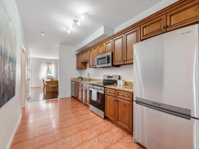 251A Chisholm Ave, Toronto 5