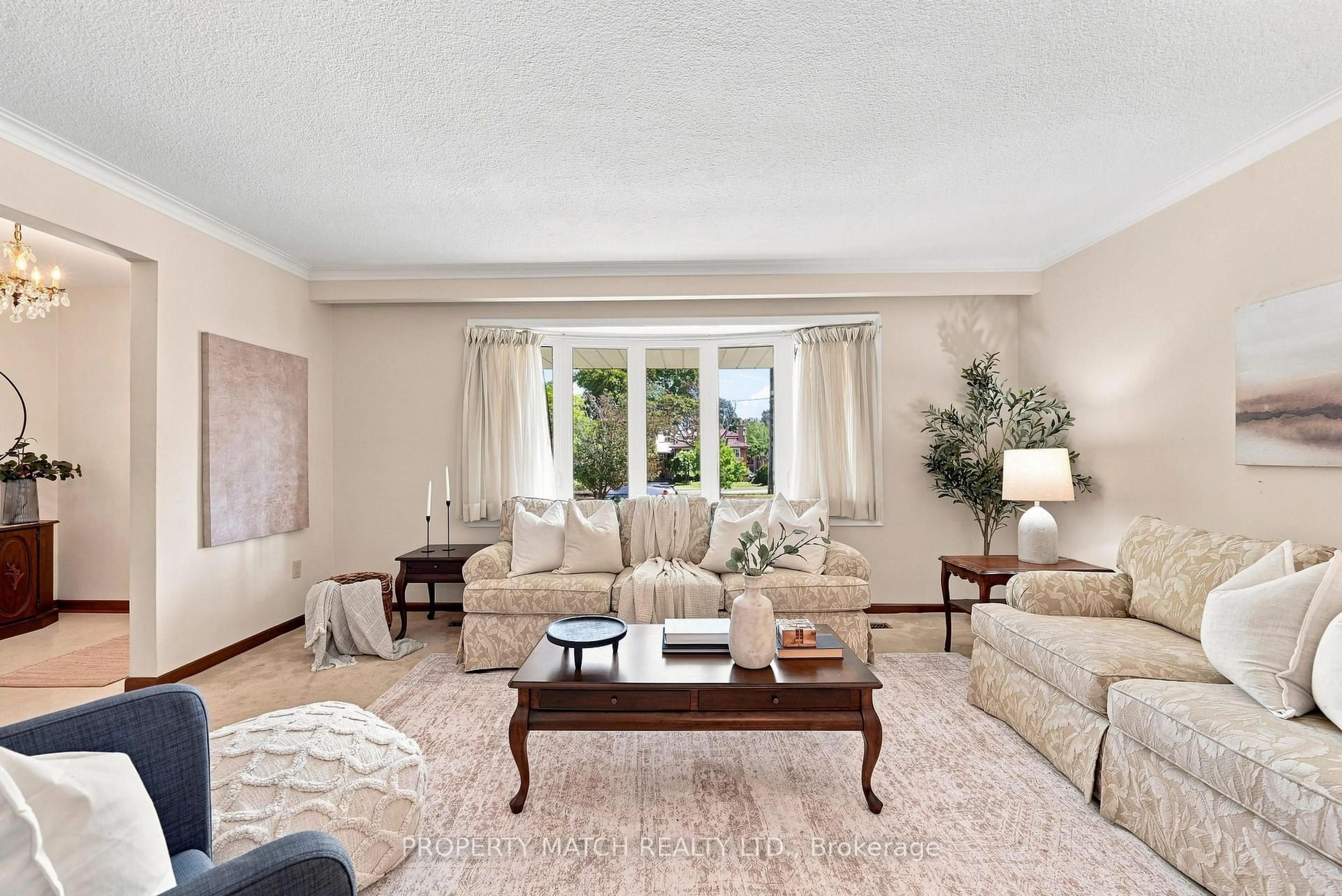 Living room with furniture, carpet floor for 938 Scarborough Golf Club Rd, Toronto Ontario M1G 1J9