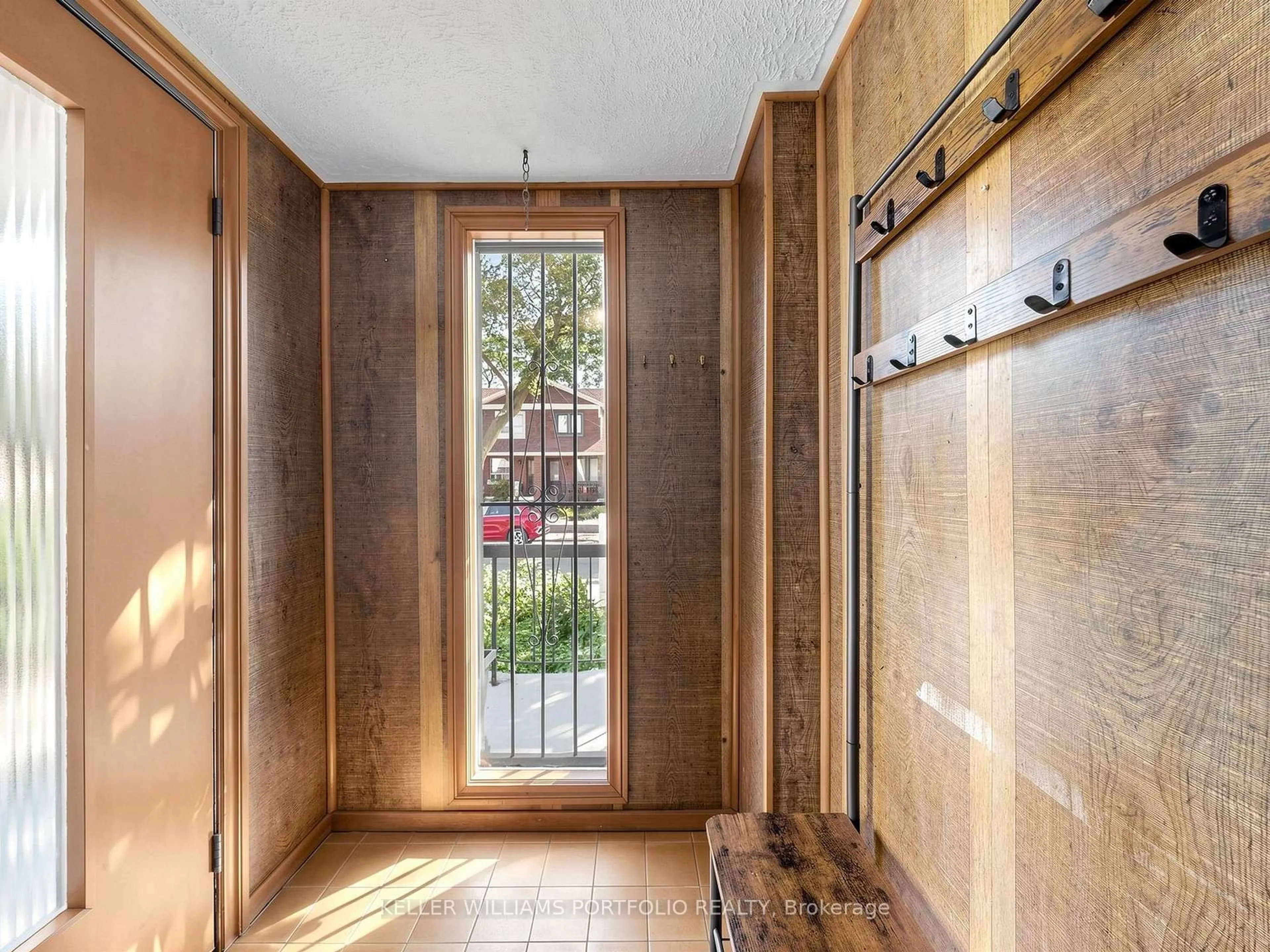 Indoor entryway for 48 Hiltz Ave, Toronto Ontario M4L 2N5