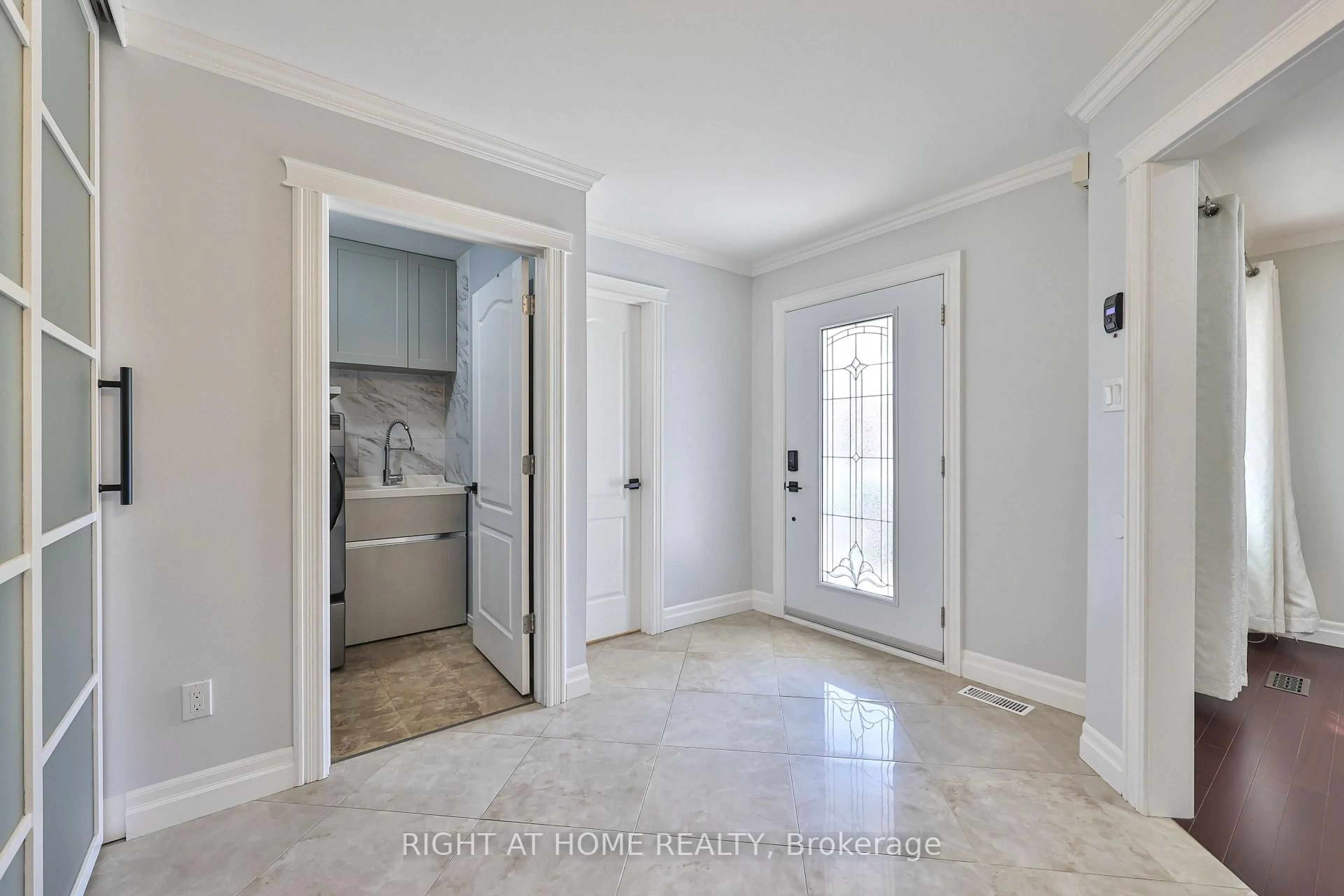 Indoor entryway for 63 Keeble Cres, Ajax Ontario L1T 3R6