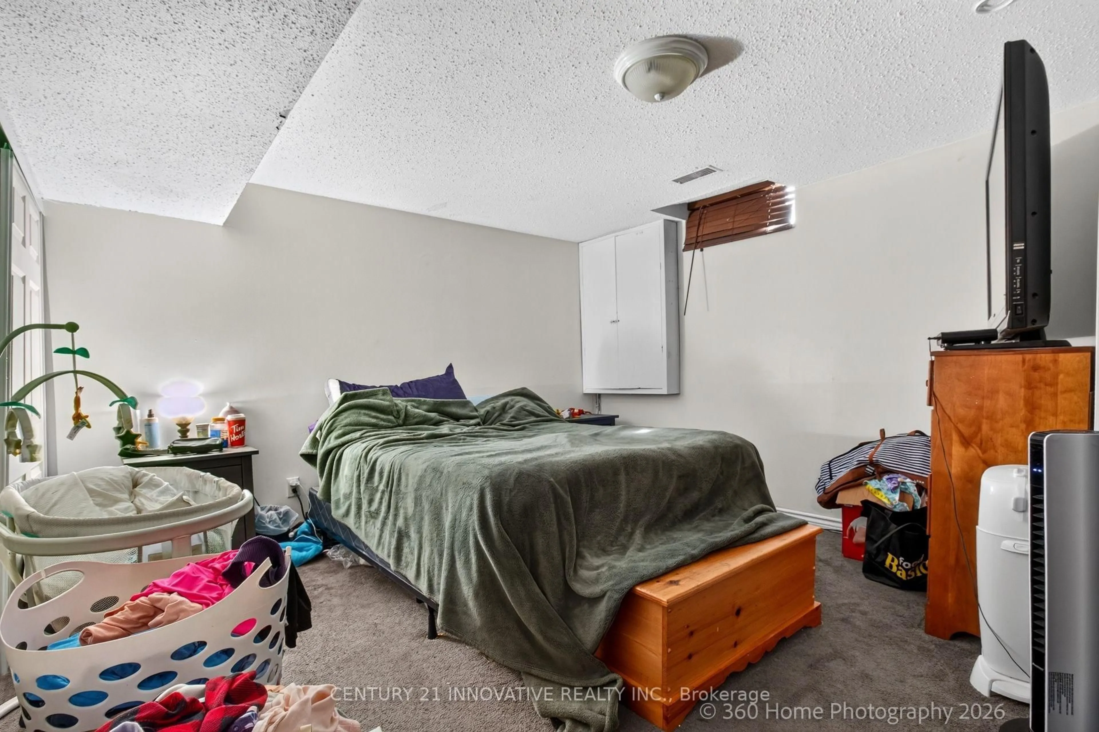 A pic of a room for 888 Southgate Dr, Oshawa Ontario L1H 7Z9