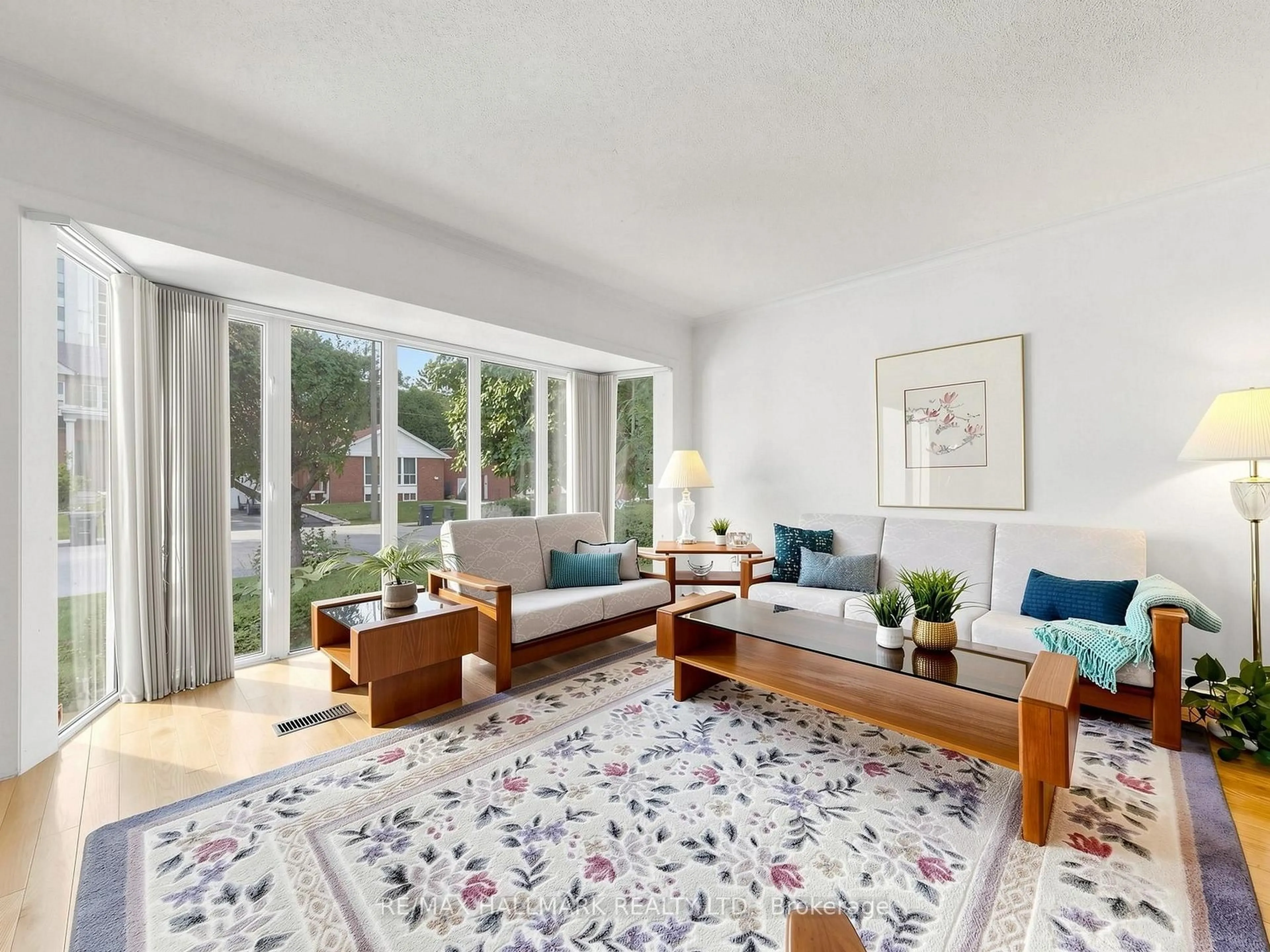 Living room with furniture, unknown for 20 Elfreda Blvd, Toronto Ontario M1L 4L7