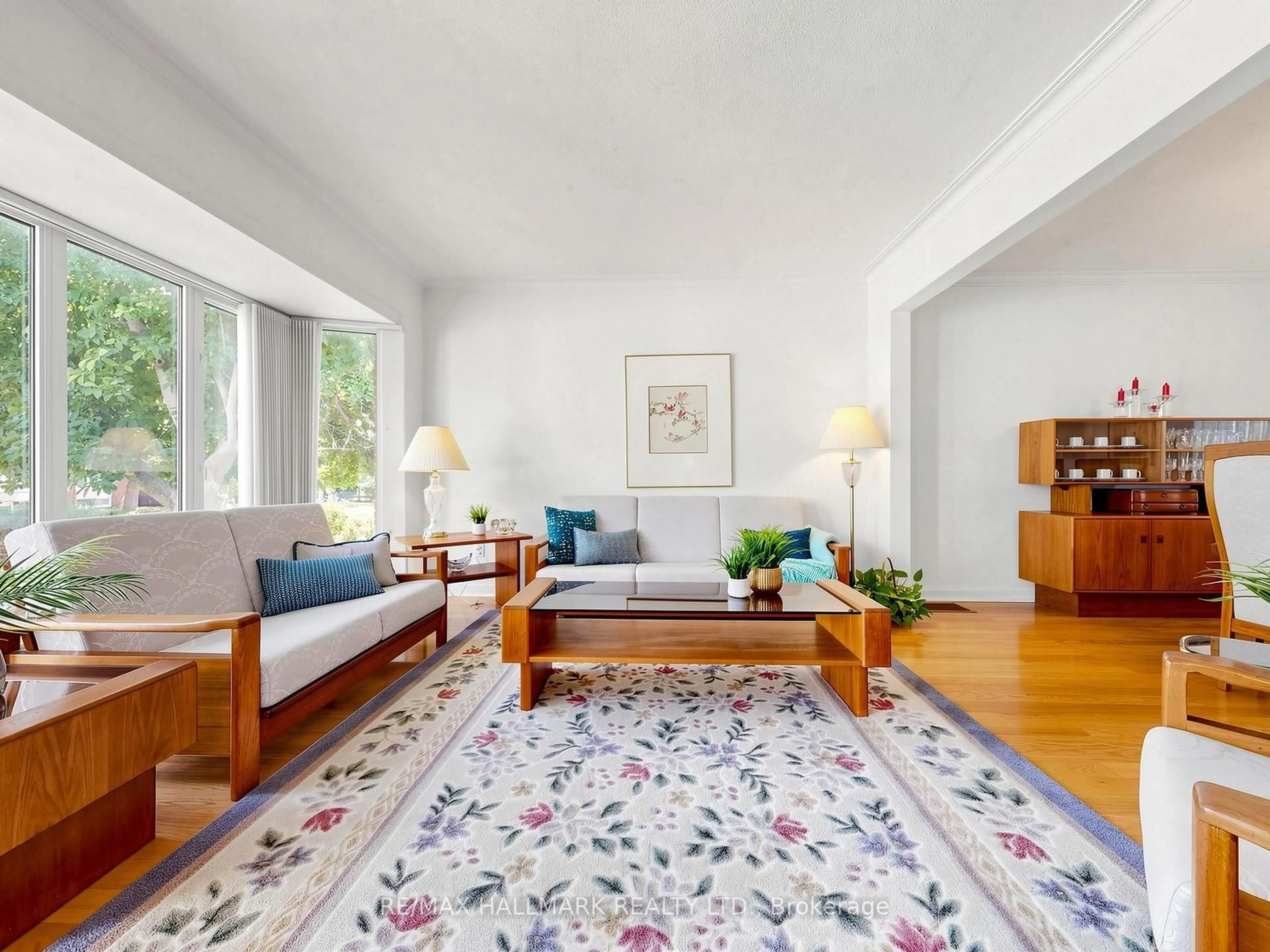 Living room with furniture, unknown for 20 Elfreda Blvd, Toronto Ontario M1L 4L7