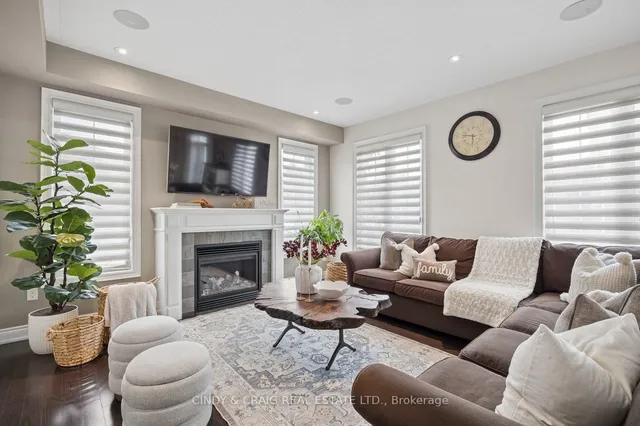 27 Elmer Adams Dr, Clarington 4