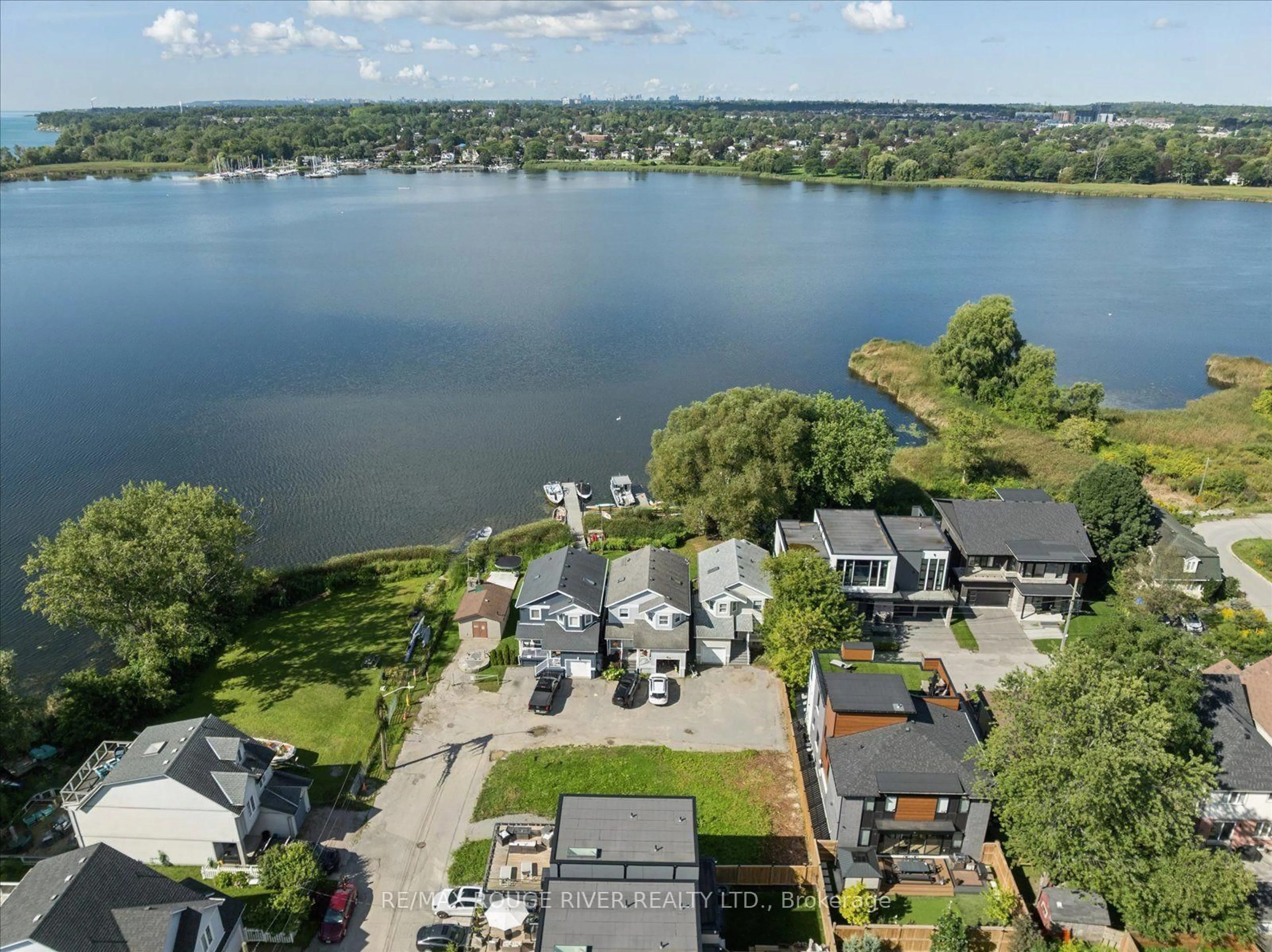 A pic from outside/outdoor area/front of a property/back of a property/a pic from drone, water/lake/river/ocean view for 1238 Bayview St, Pickering Ontario L1W 1E6