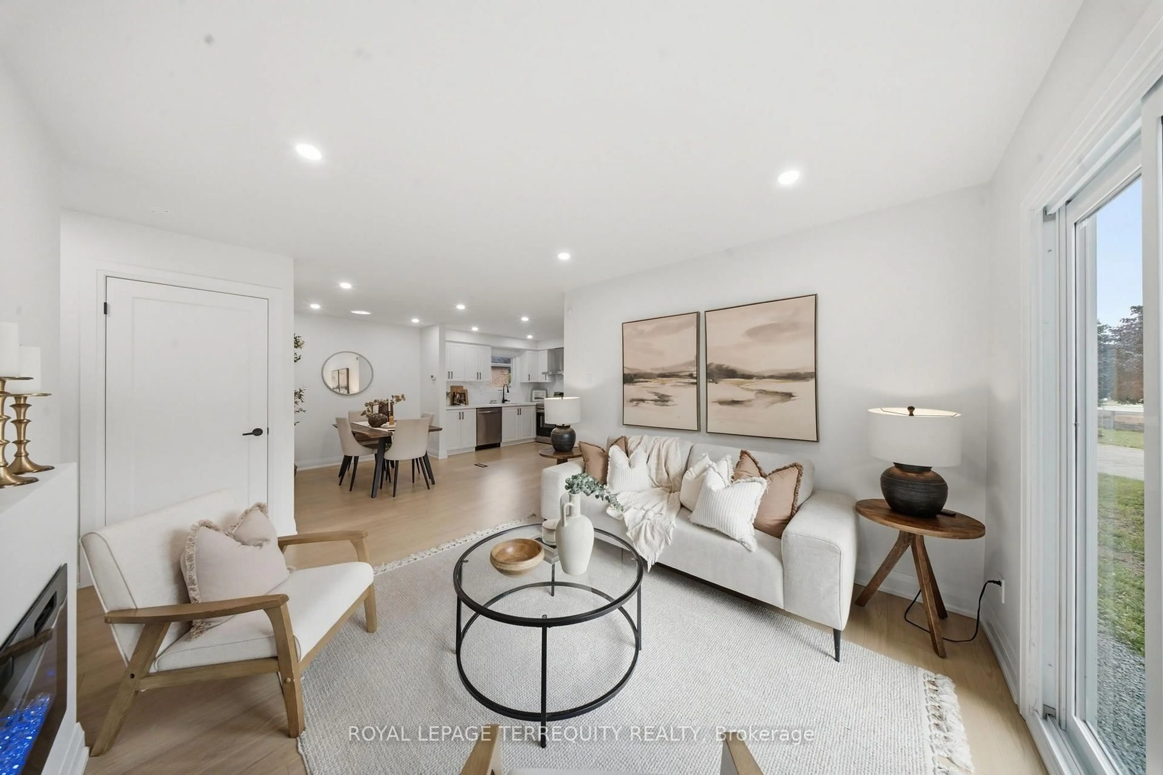 Living room with furniture, unknown for 42 Plumridge Crt, Ajax Ontario L1S 3Z8