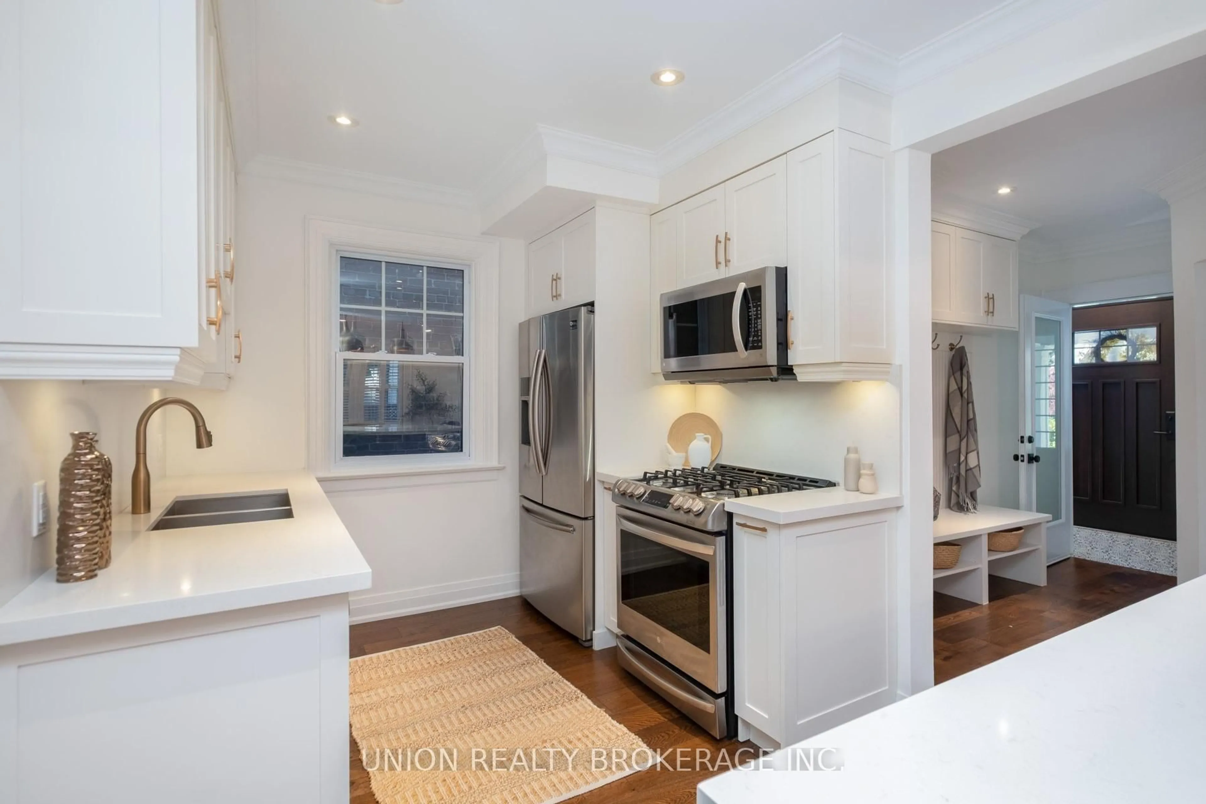Open concept kitchen, unknown for 55 Pine Cres, Toronto Ontario M4E 1L3