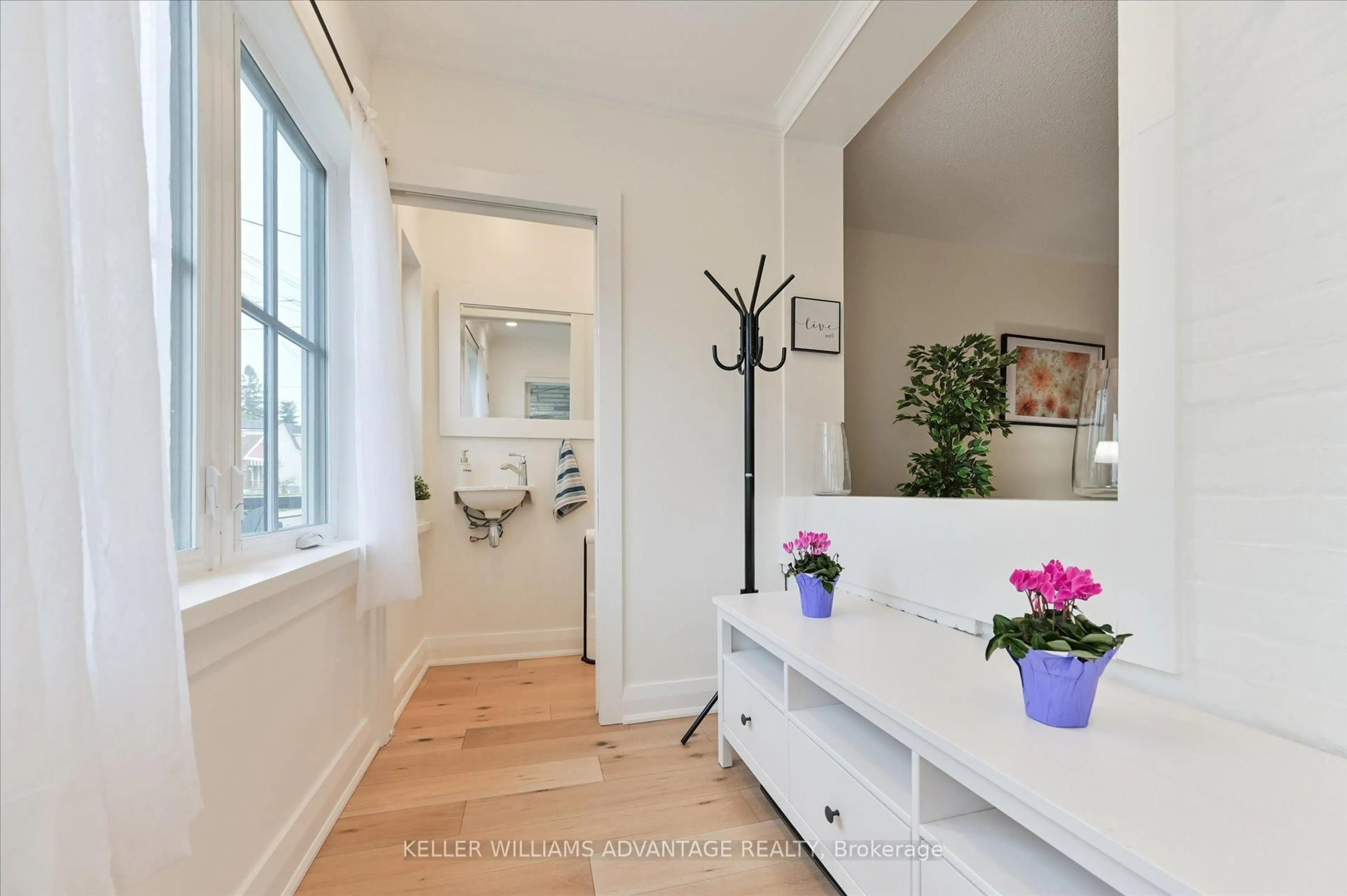 Indoor entryway for 294 Cedarvale Ave, Toronto Ontario M4C 4K4
