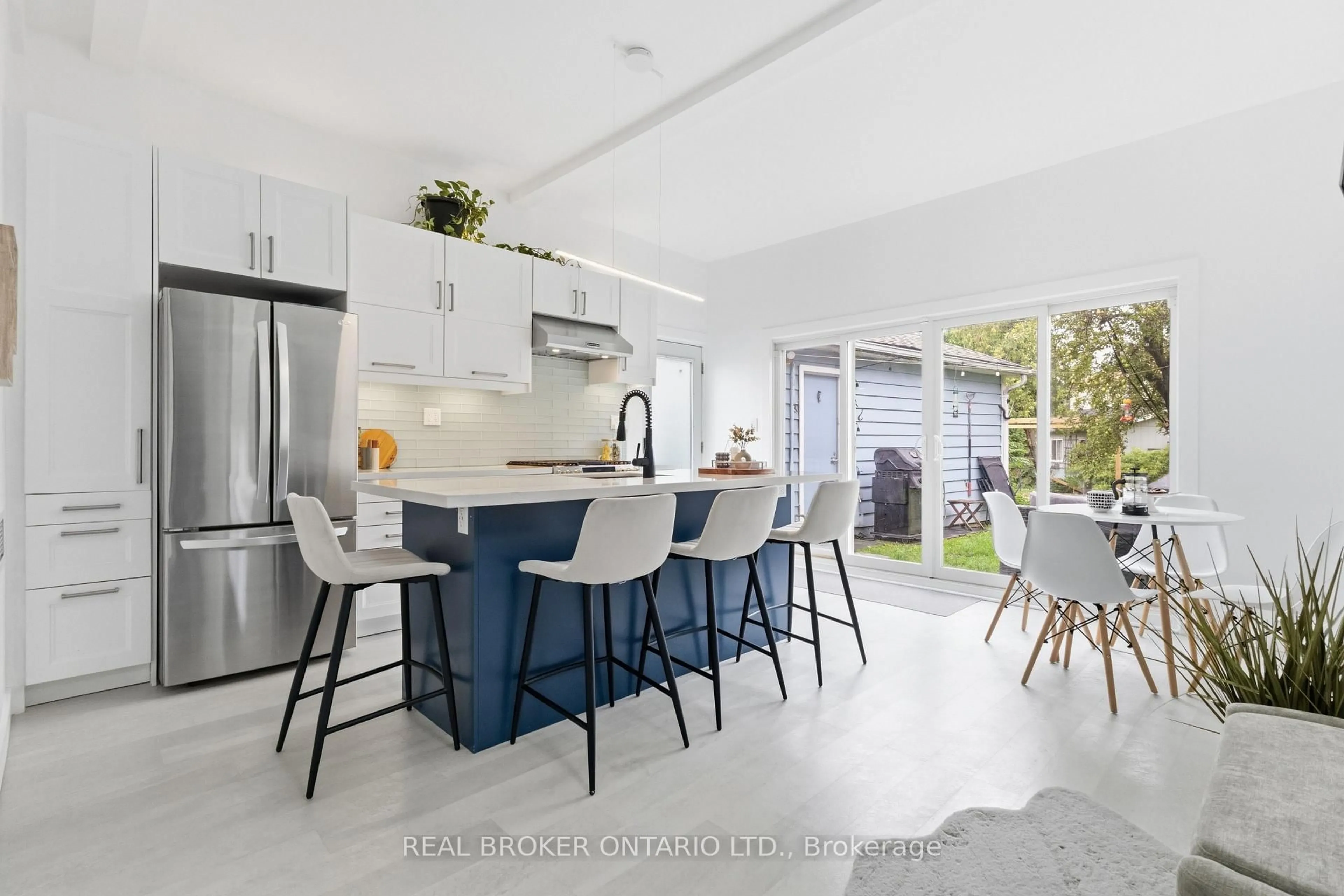 Open concept kitchen, ceramic/tile floor for 78 Squires Ave, Toronto Ontario M4B 2R5