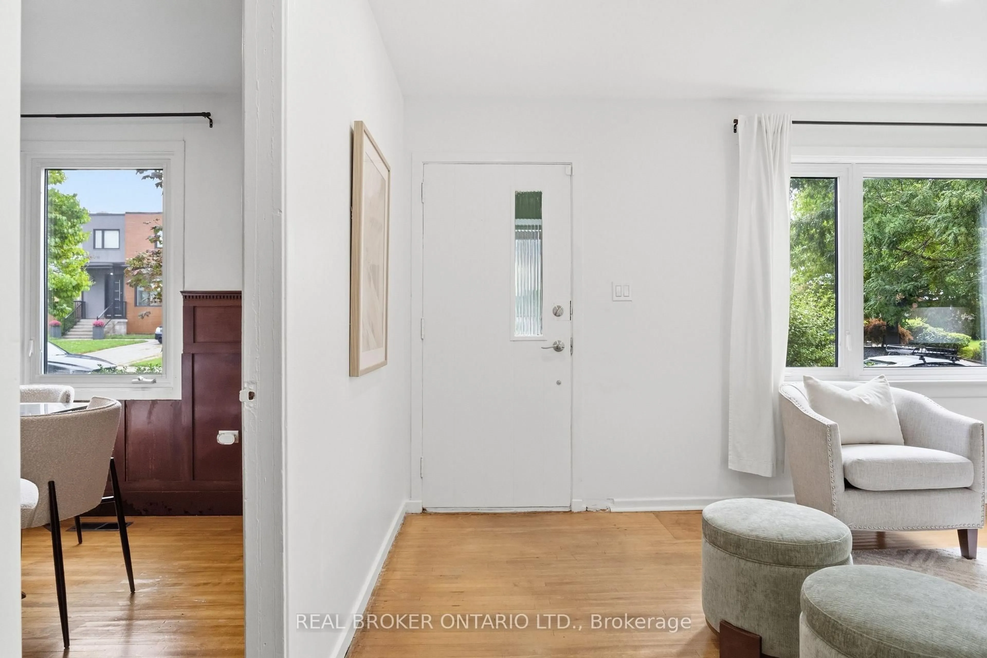 Indoor entryway for 78 Squires Ave, Toronto Ontario M4B 2R5