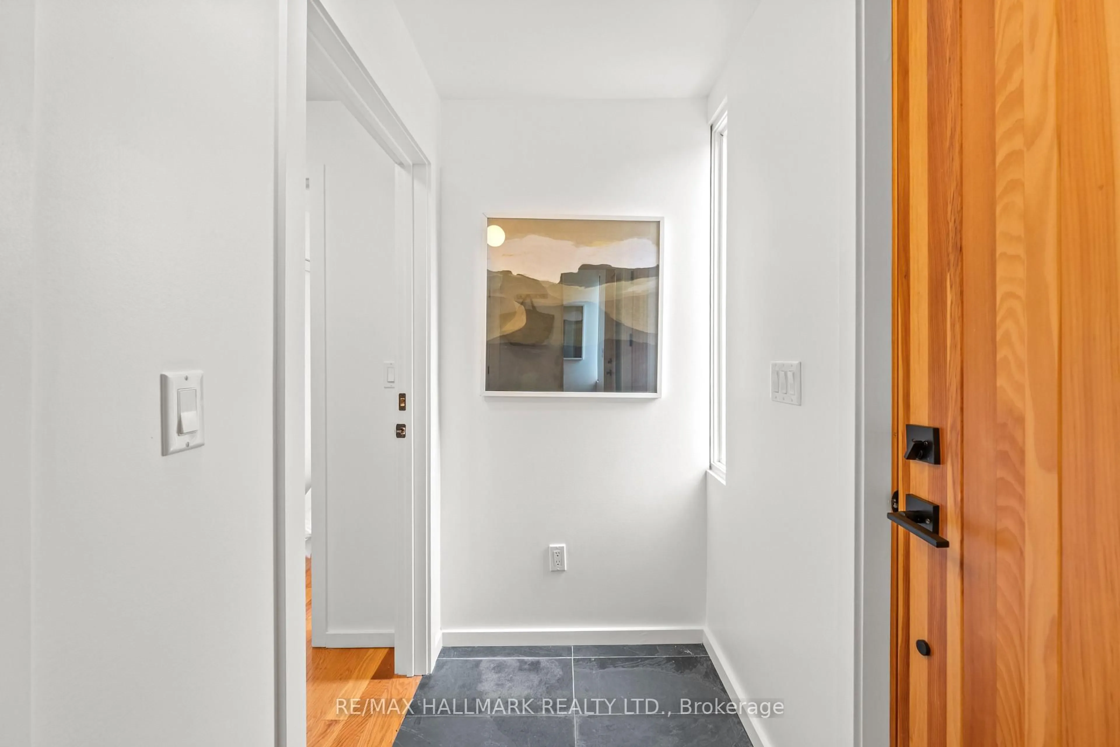 Indoor entryway for 92 Chisholm Ave, Toronto Ontario M4C 4V5