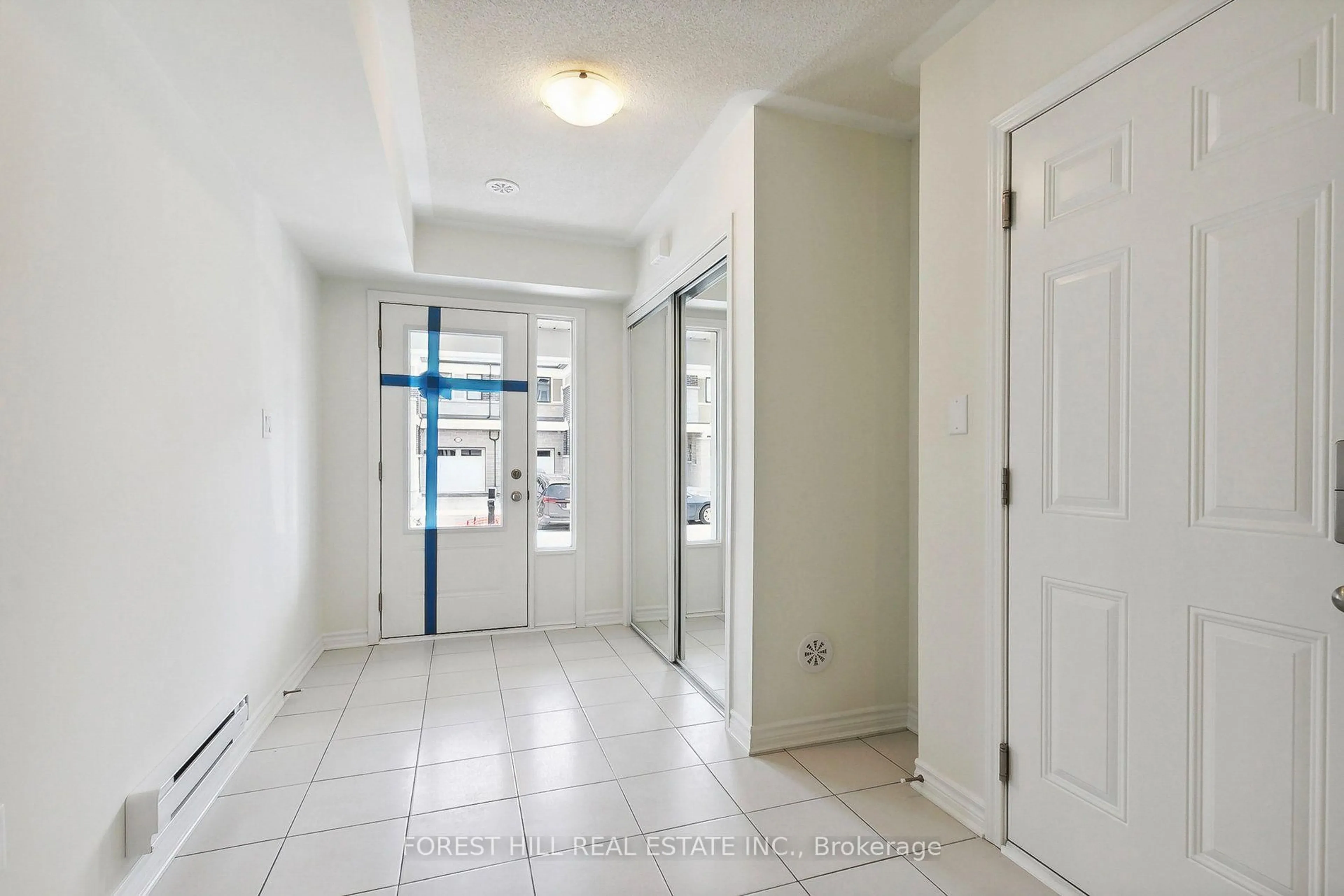 Indoor entryway for 3374 Swordbill St, Pickering Ontario L1X 0N1