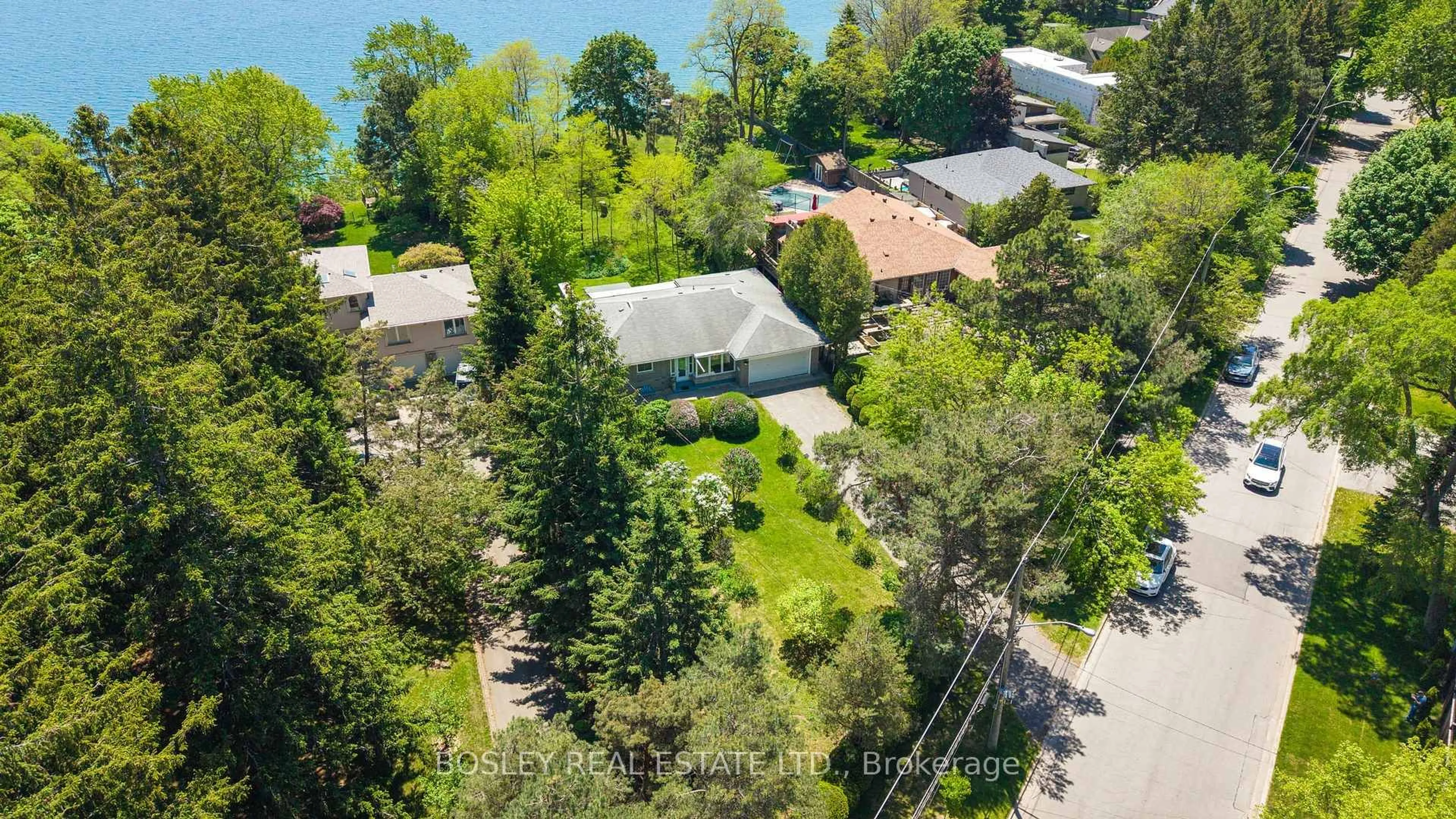 A pic from outside/outdoor area/front of a property/back of a property/a pic from drone, water/lake/river/ocean view for 133 Sylvan Ave, Toronto Ontario M1M 1J9