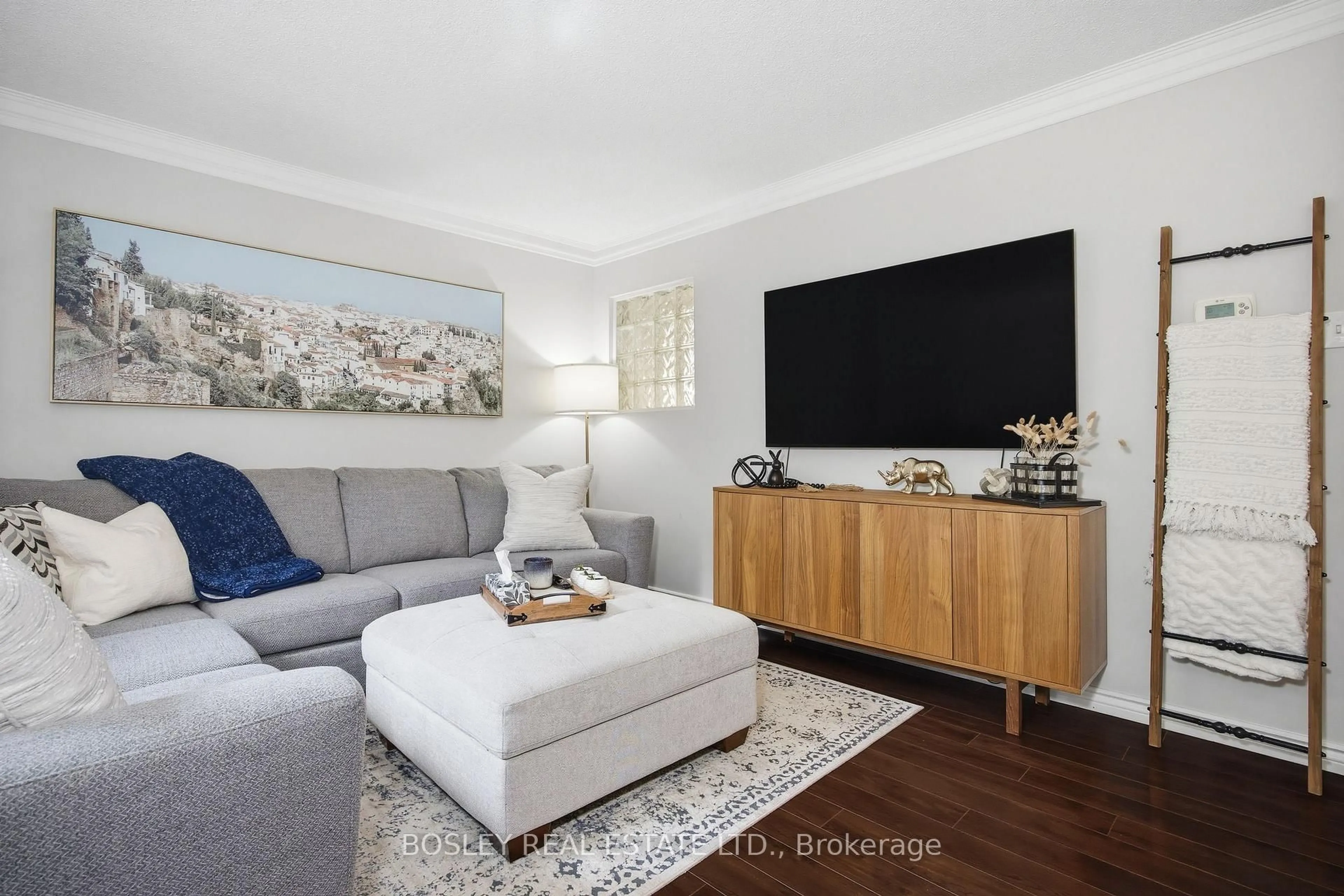 Living room with furniture, wood/laminate floor for 861 Traddles Ave, Oshawa Ontario L1K 1N7