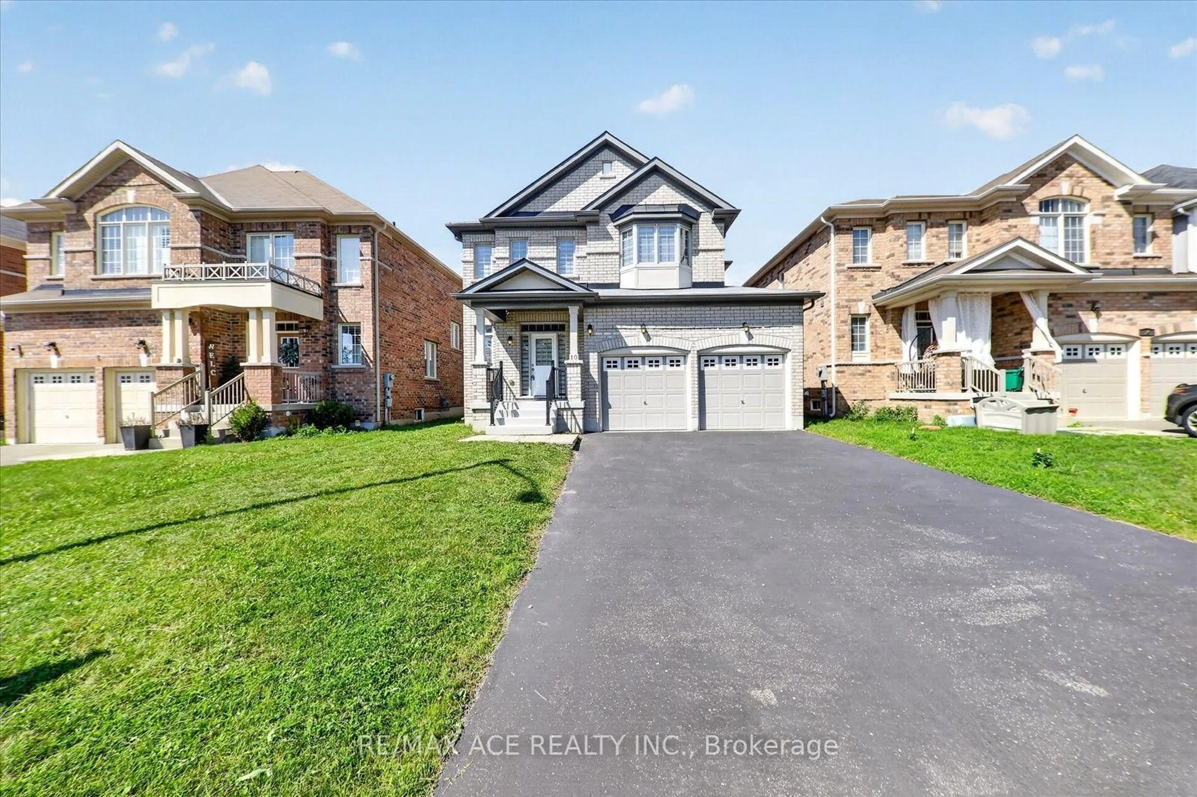 Home with brick exterior material, street for 10 Gusul Ave, Clarington Ontario L1B 0K7