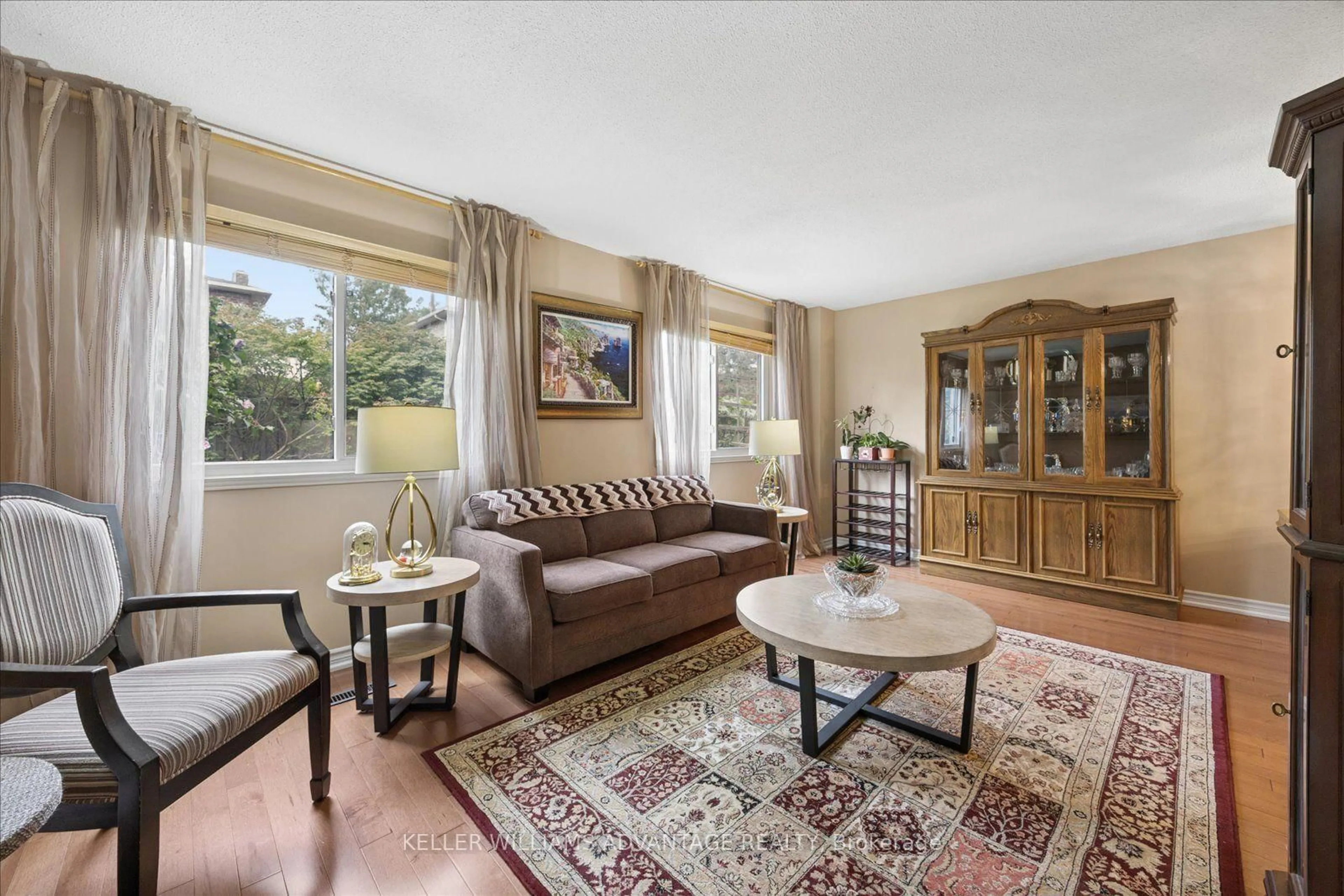 Living room with furniture, unknown for 120 Winter Gardens Tr, Toronto Ontario M1C 3N7