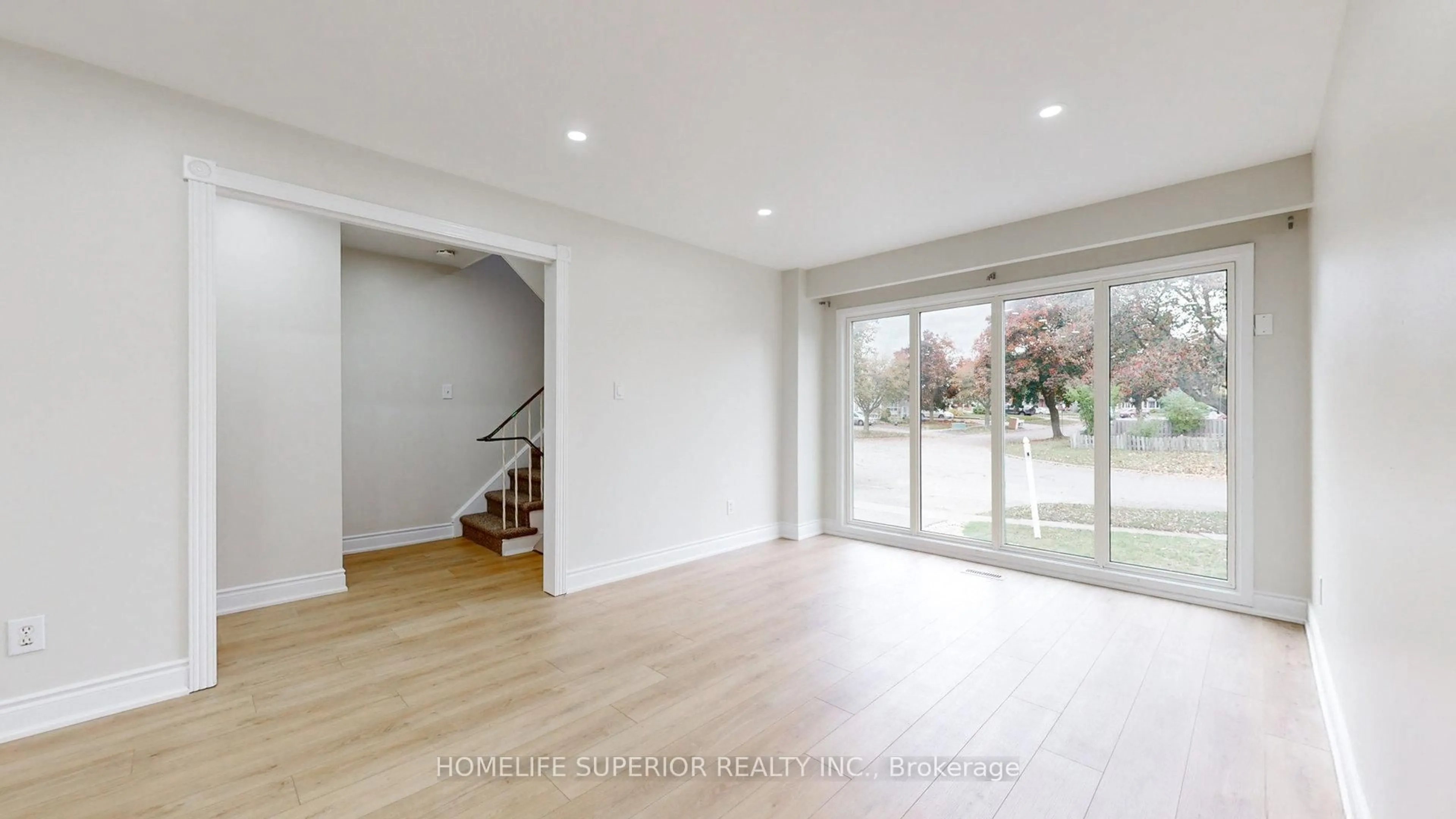 Unknown for 380 Vancouver Cres, Oshawa Ontario L1J 5X9
