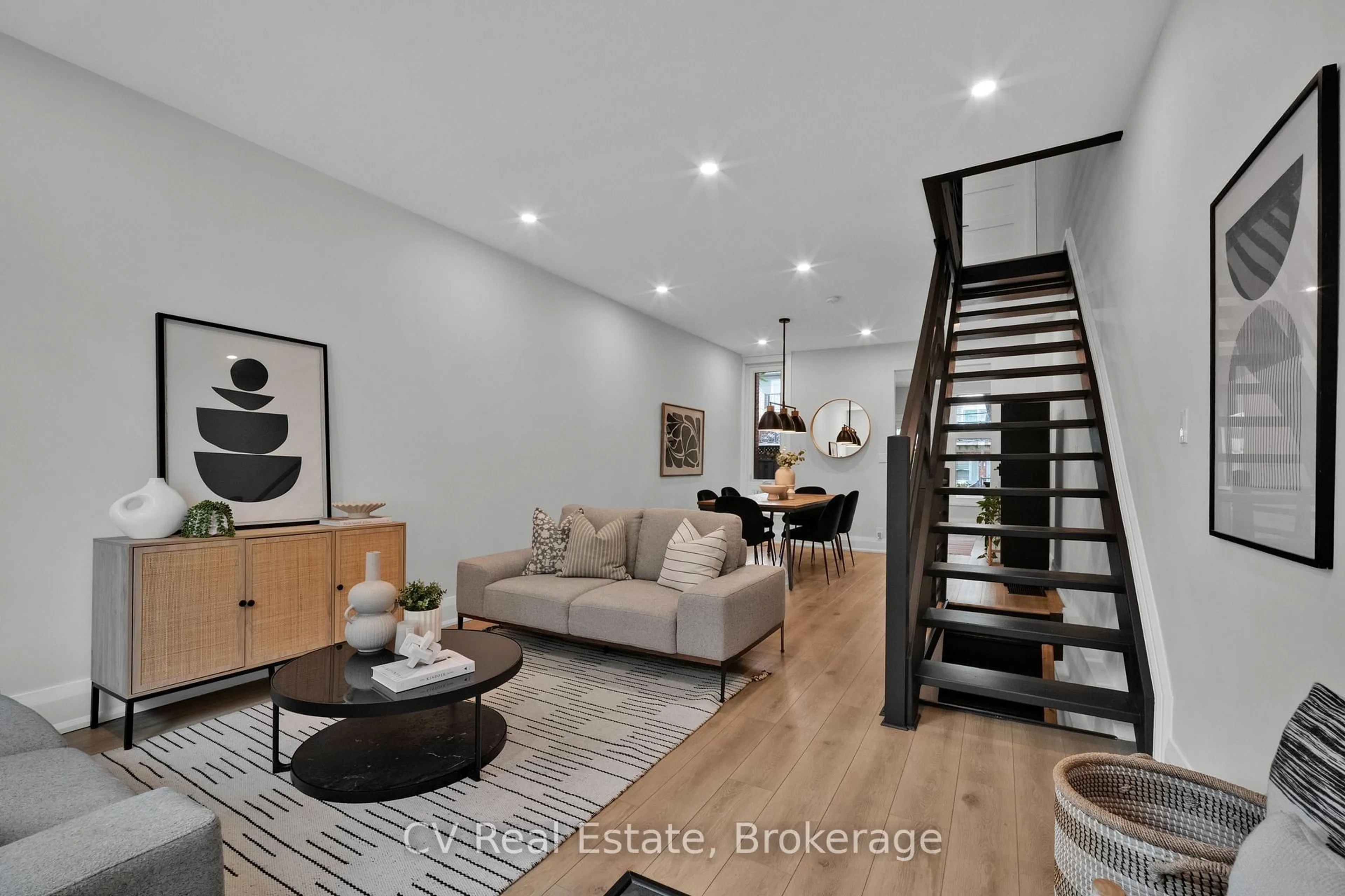 Unknown for 72 Hamilton St, Toronto Ontario M4M 2C8