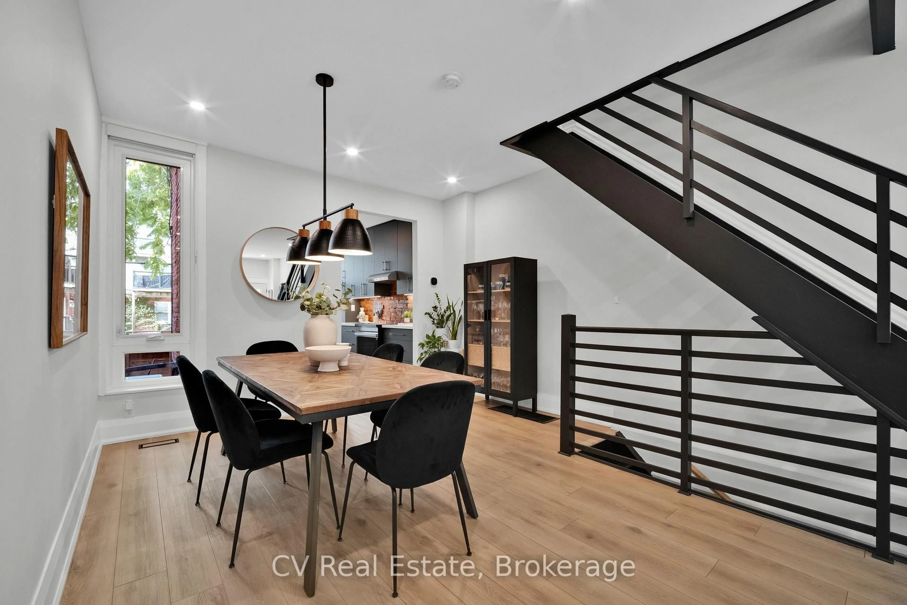 Open concept kitchen, unknown for 72 Hamilton St, Toronto Ontario M4M 2C8