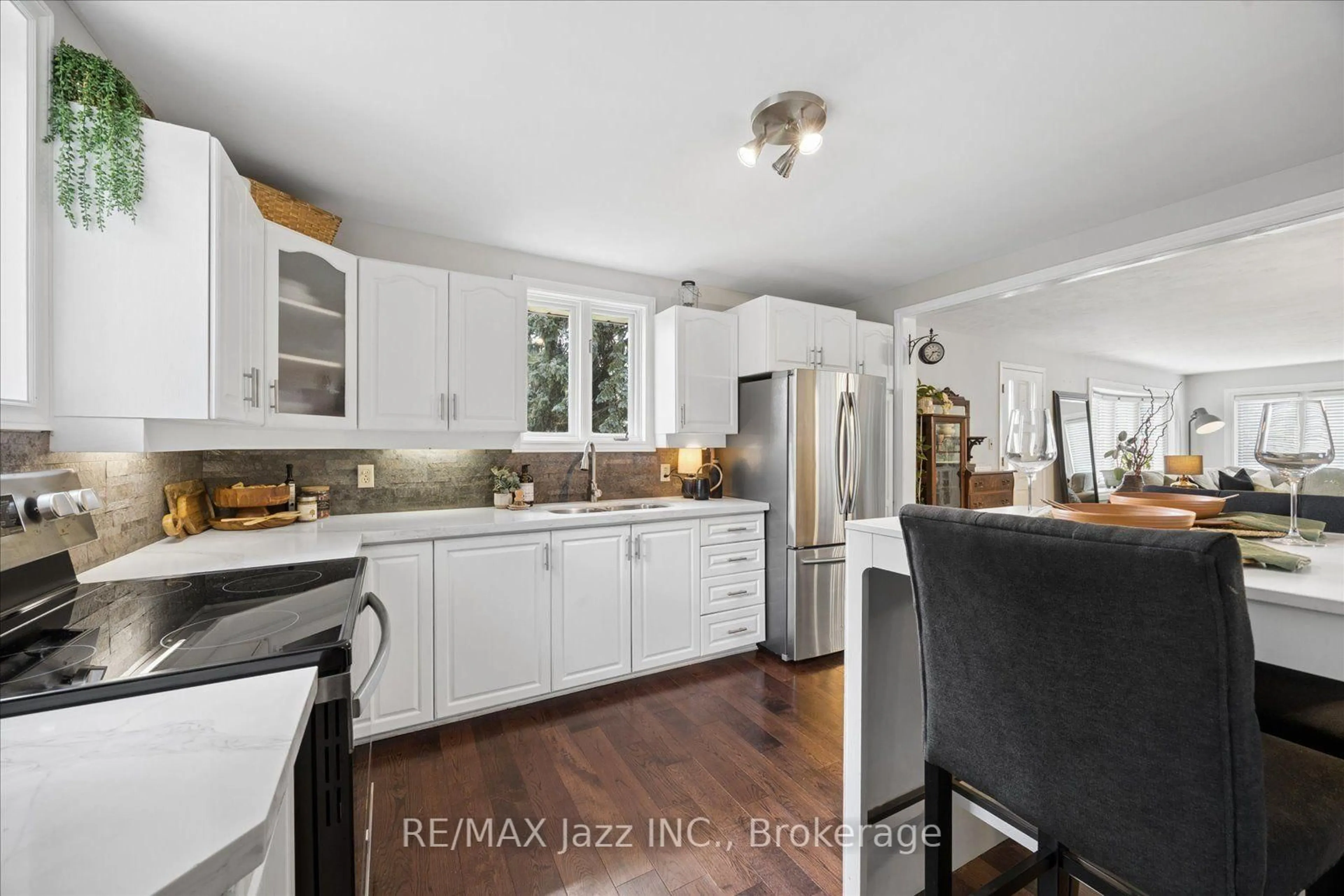Open concept kitchen, unknown for 364 King St, Clarington Ontario L1C 3K5