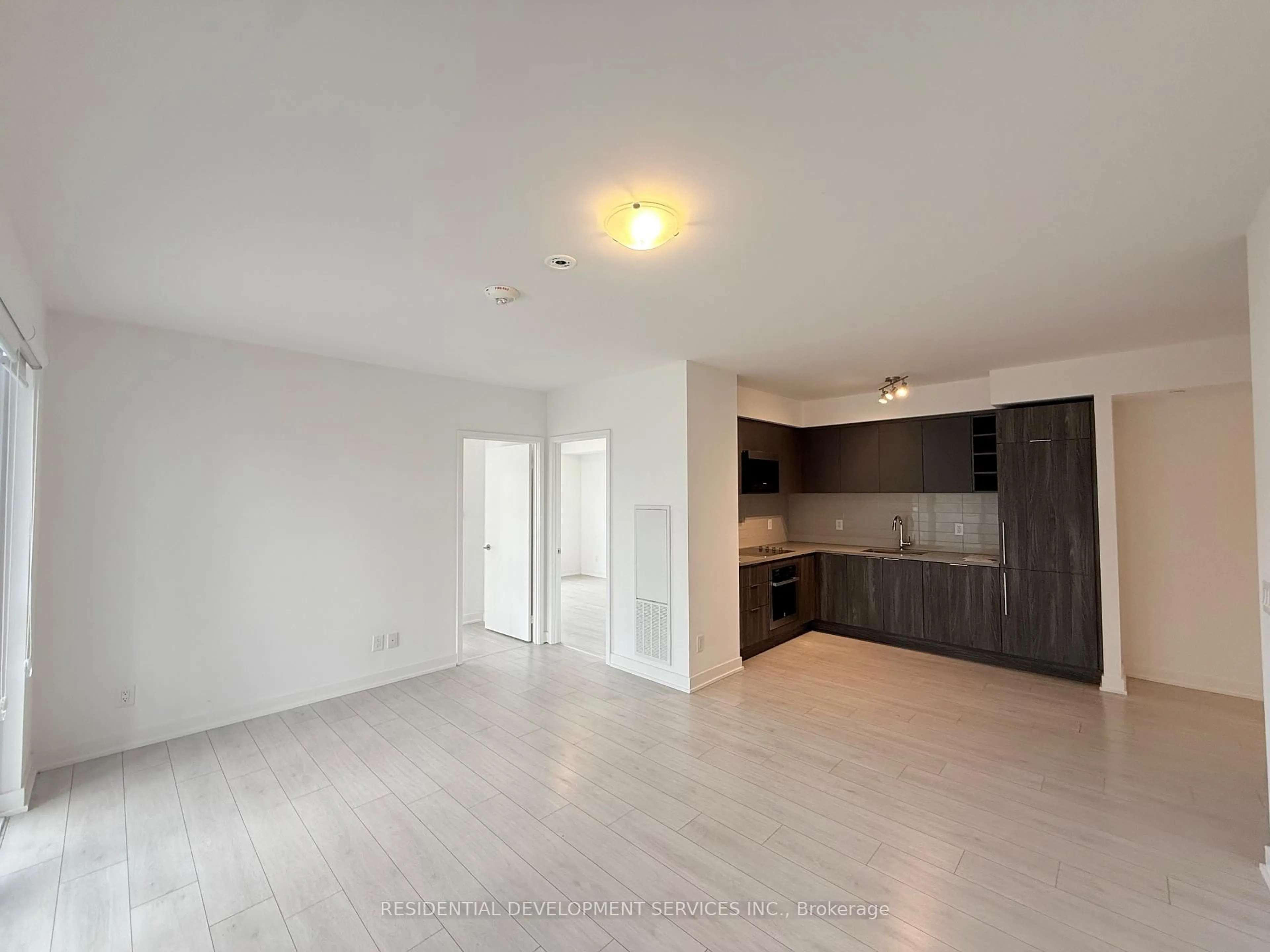 A pic of a room for 2033 Kennedy Rd #321, Toronto Ontario M1T 0B8