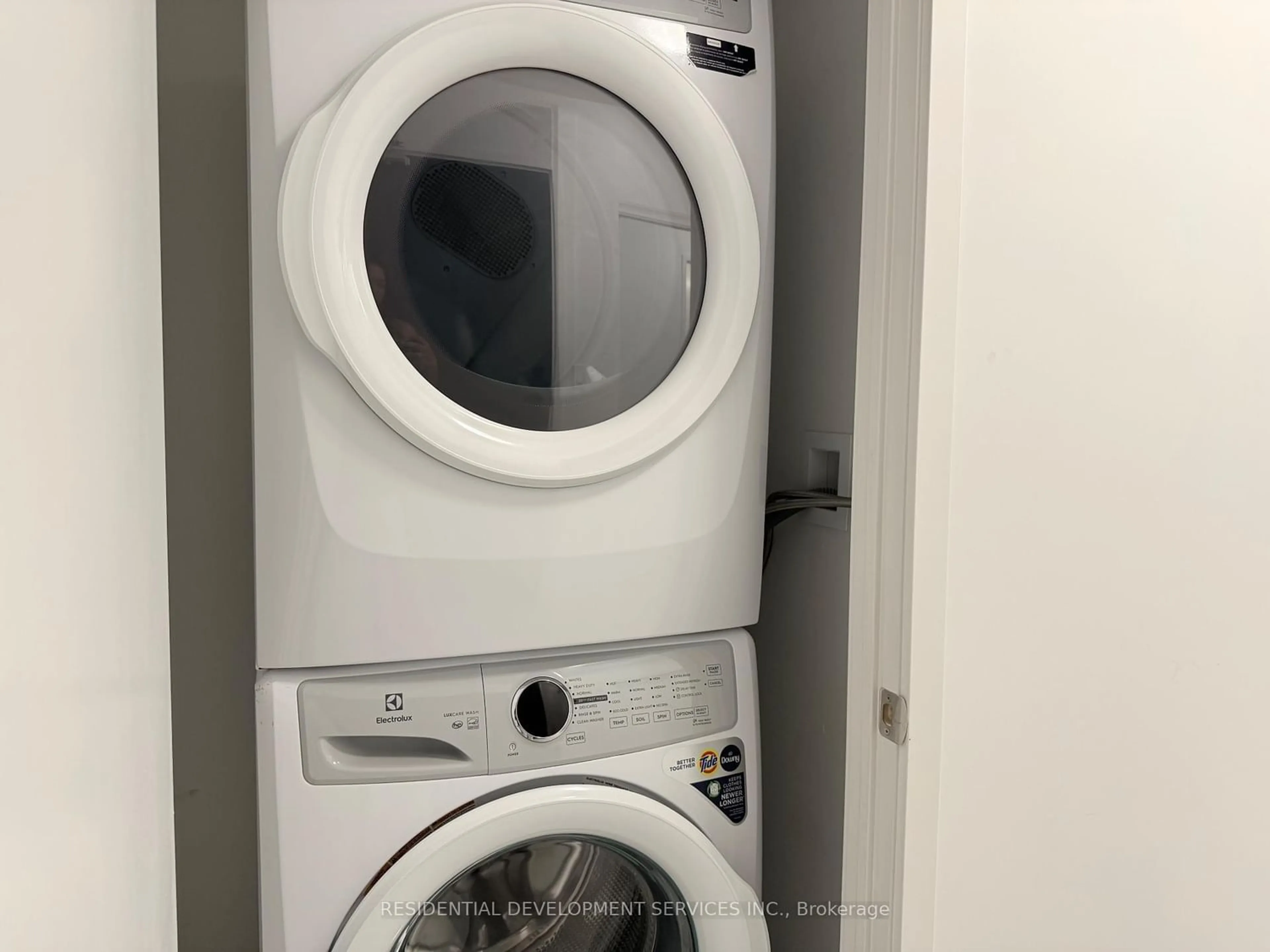 Laundry room for 2033 Kennedy Rd #321, Toronto Ontario M1T 0B8