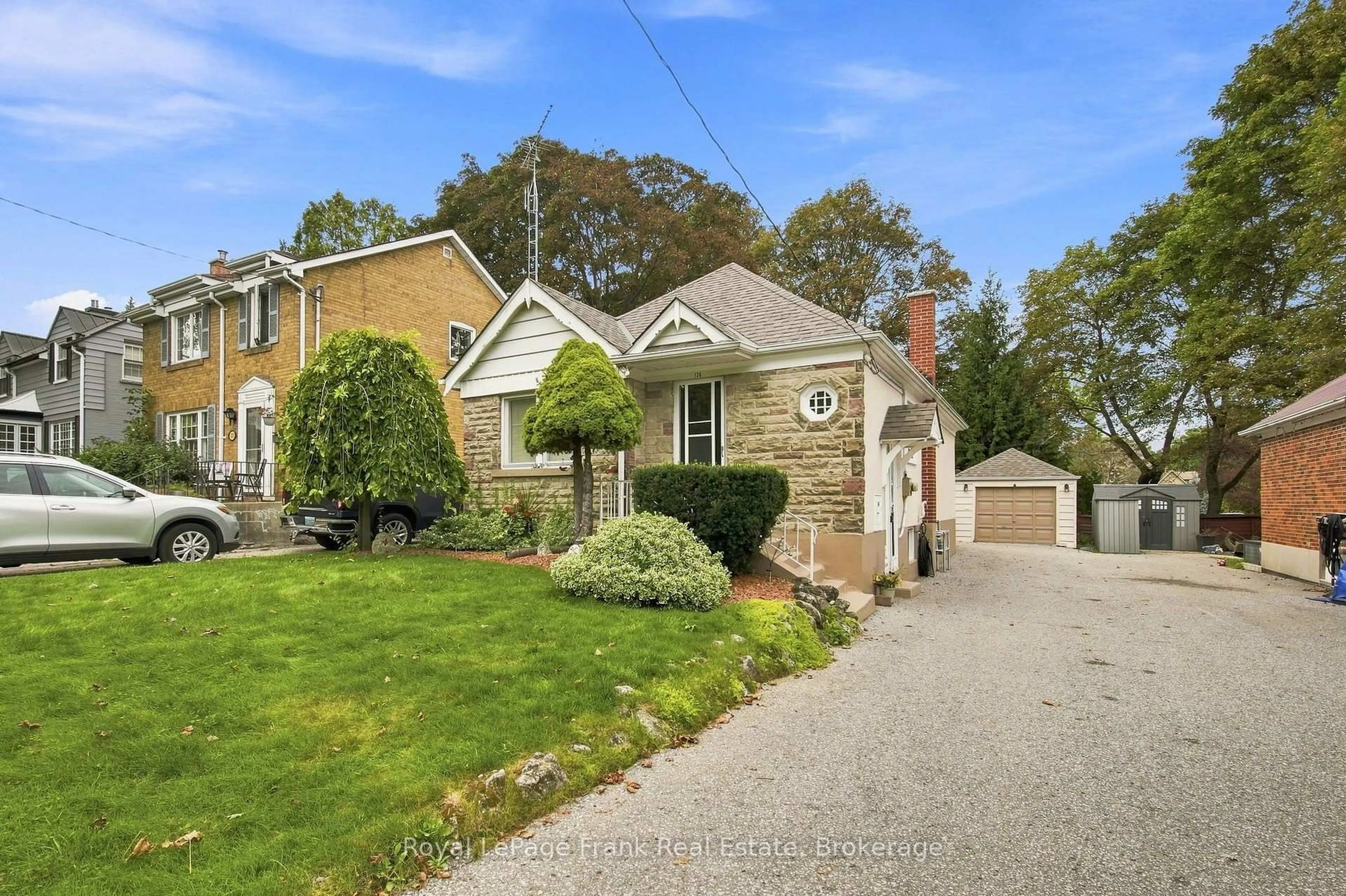 Home with brick exterior material, street for 126 Lauder Rd, Oshawa Ontario L1G 2H6