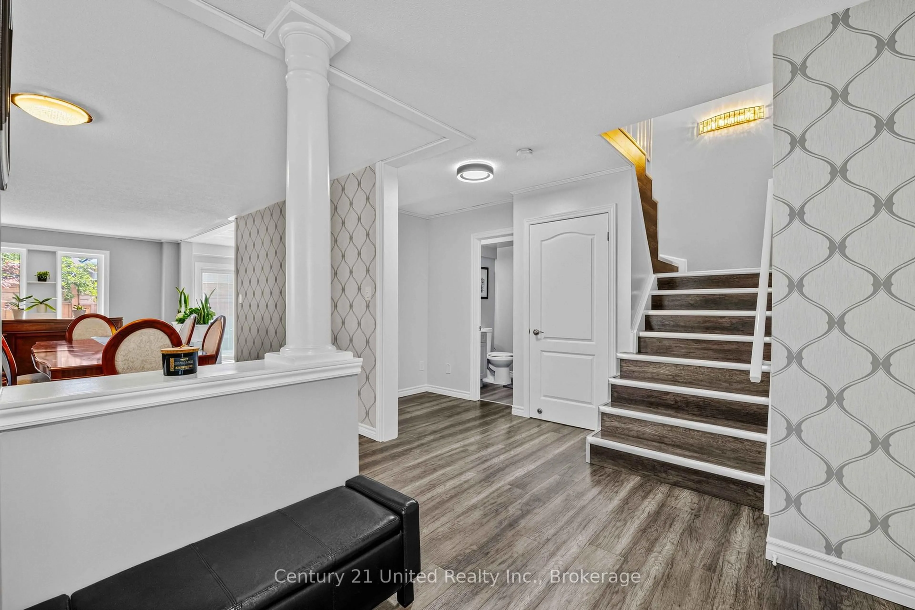 Indoor entryway for 49 Waterview Lane, Clarington Ontario L1B 1P5