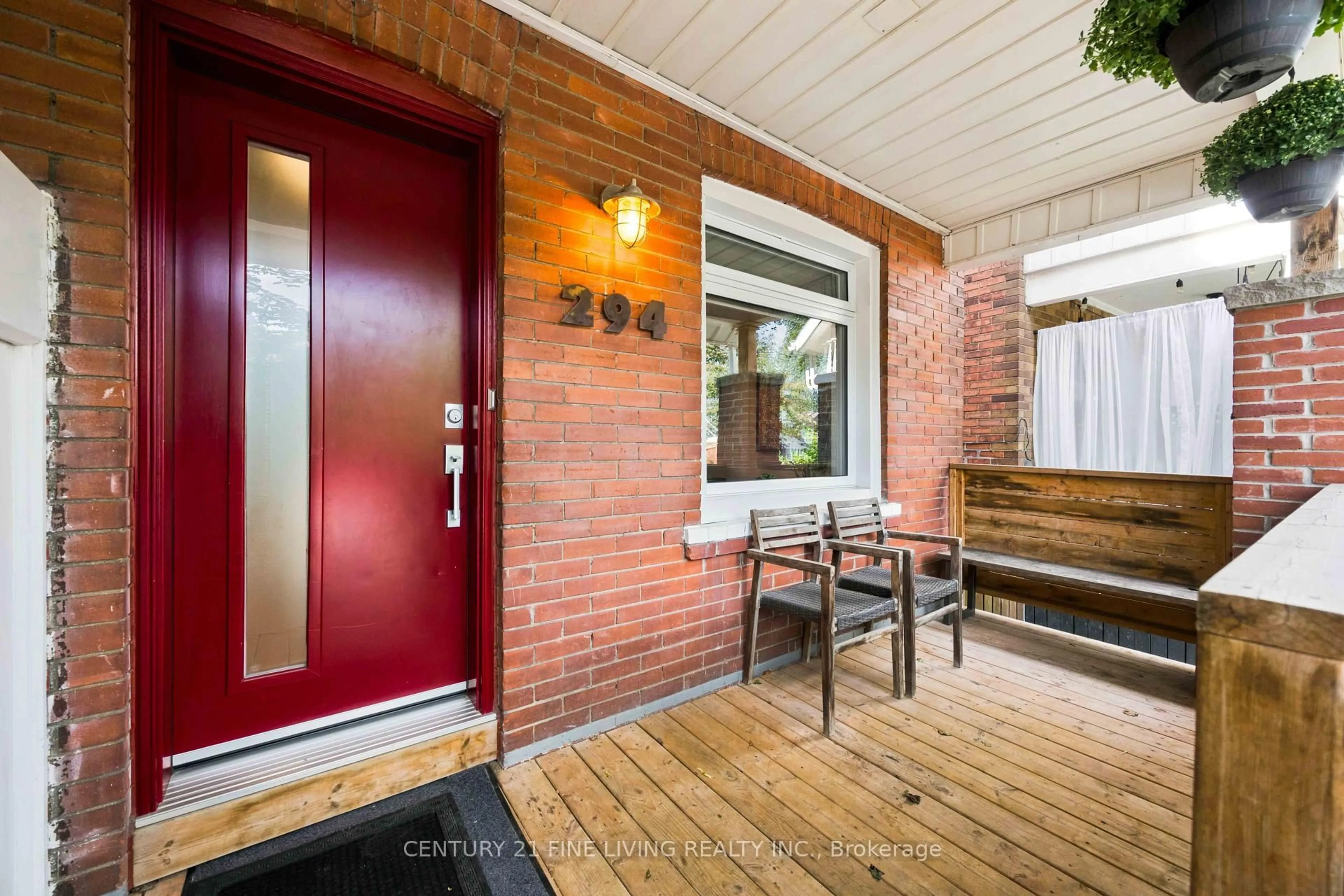 Indoor entryway for 294 Gainsborough Rd, Toronto Ontario M4L 3C6